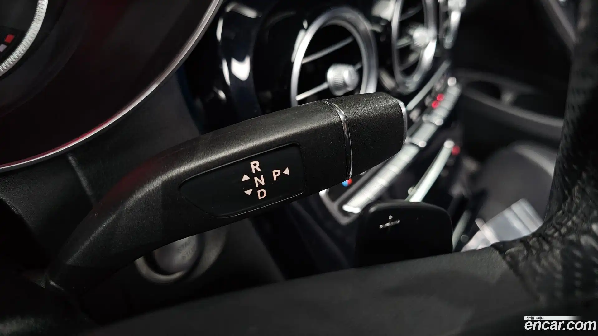GLC-Class Mercedes-Benz 2016.9-INNER-009