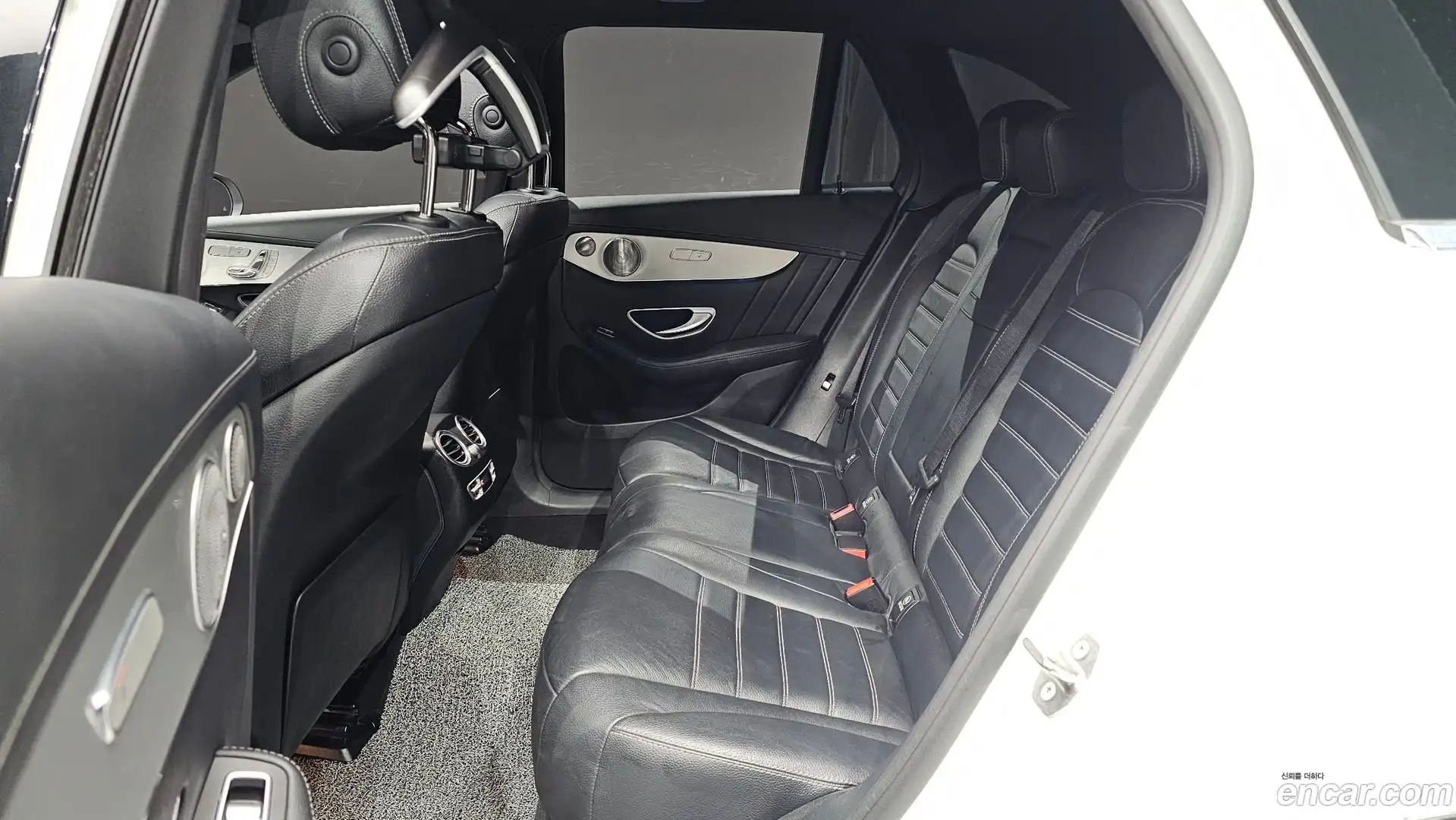 GLC-Class Mercedes-Benz 2016.9-OPTION-016