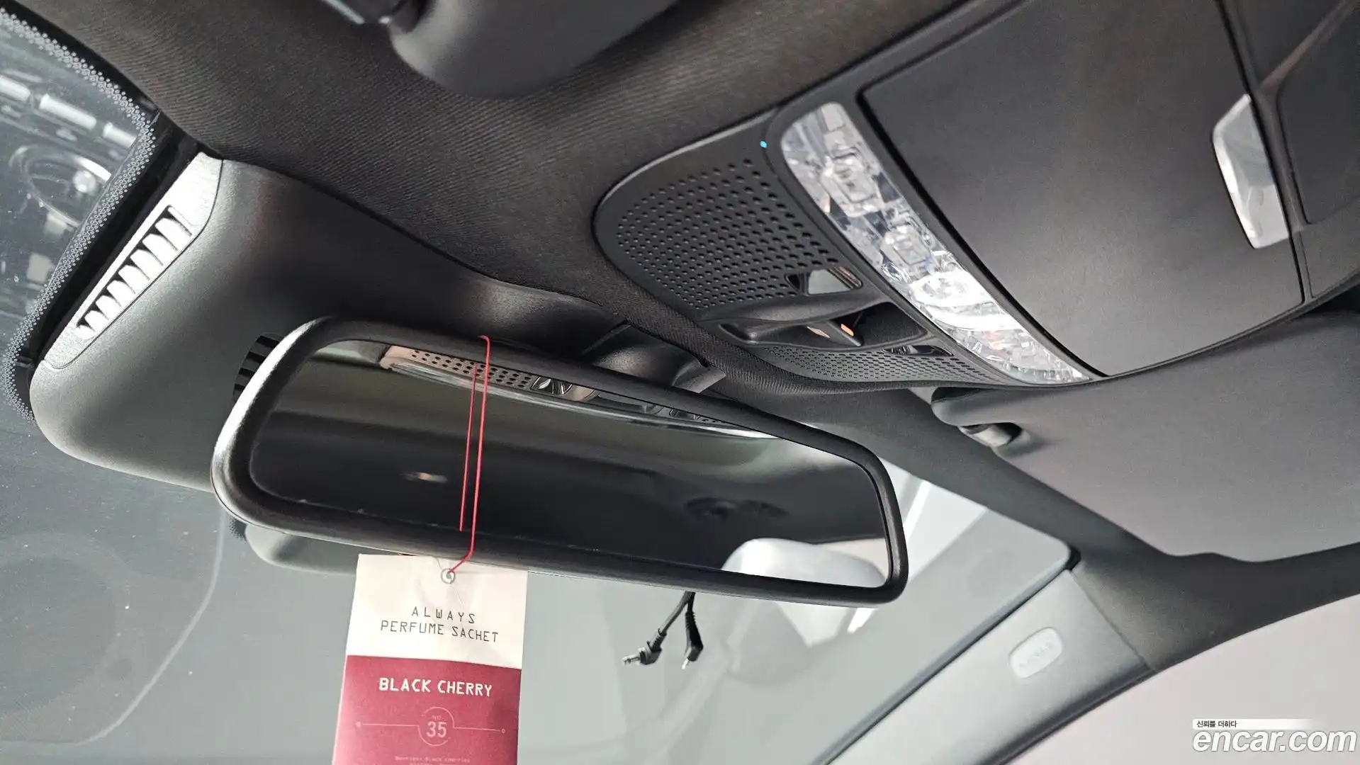 GLC-Class Mercedes-Benz 2016.9-OPTION-024