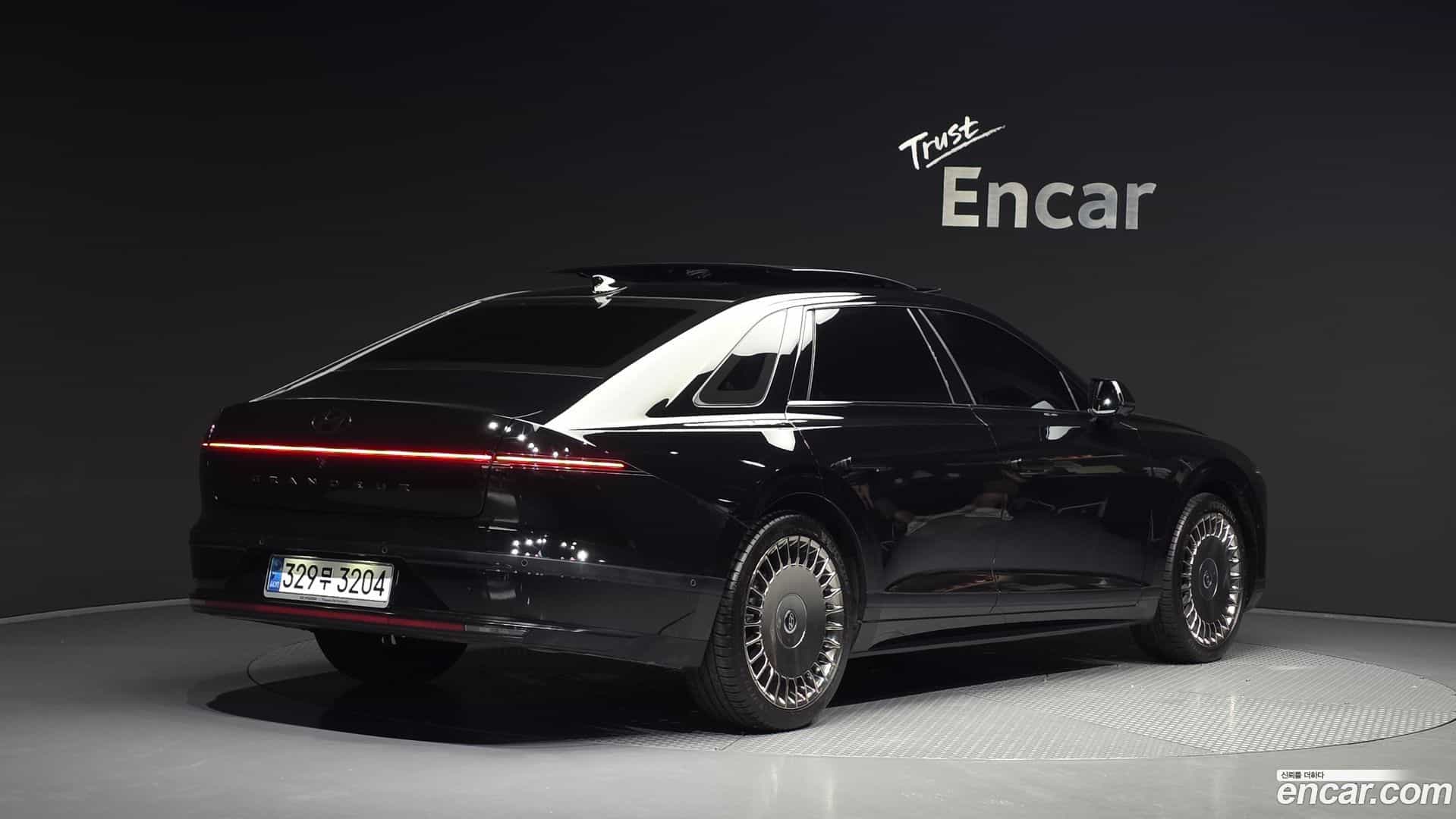 Grandeur Hyundai 2023.10-OUTER-002