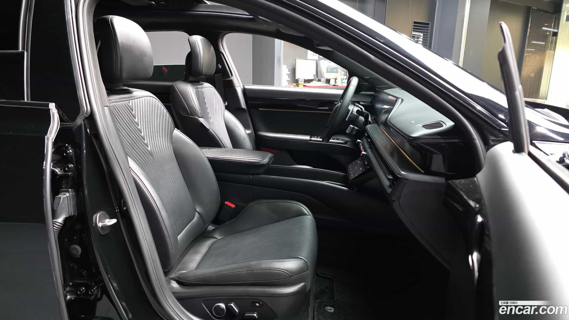 Grandeur Hyundai 2023.10-OPTION-015