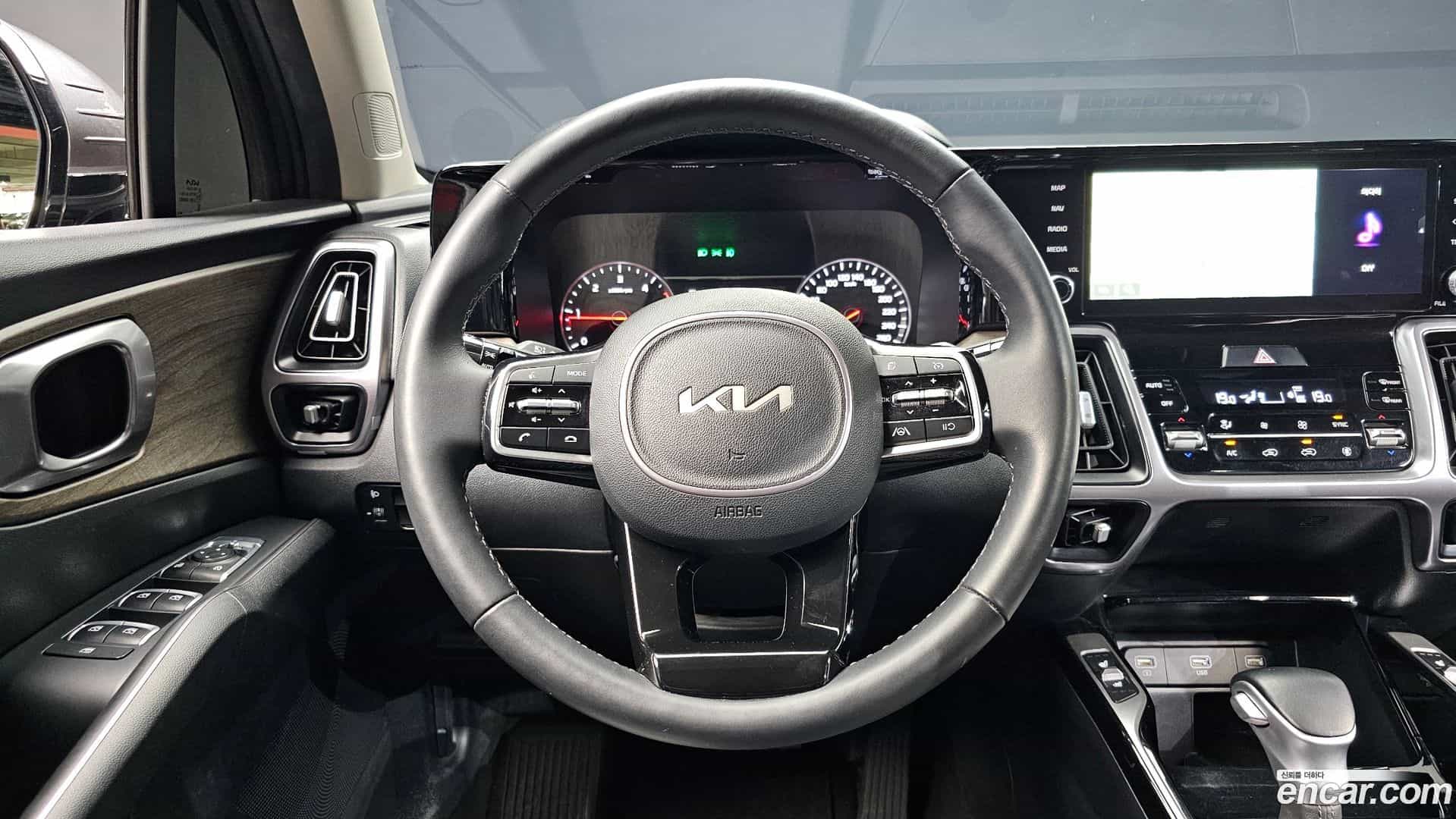 Sorento Kia 2023.0-OPTION-016