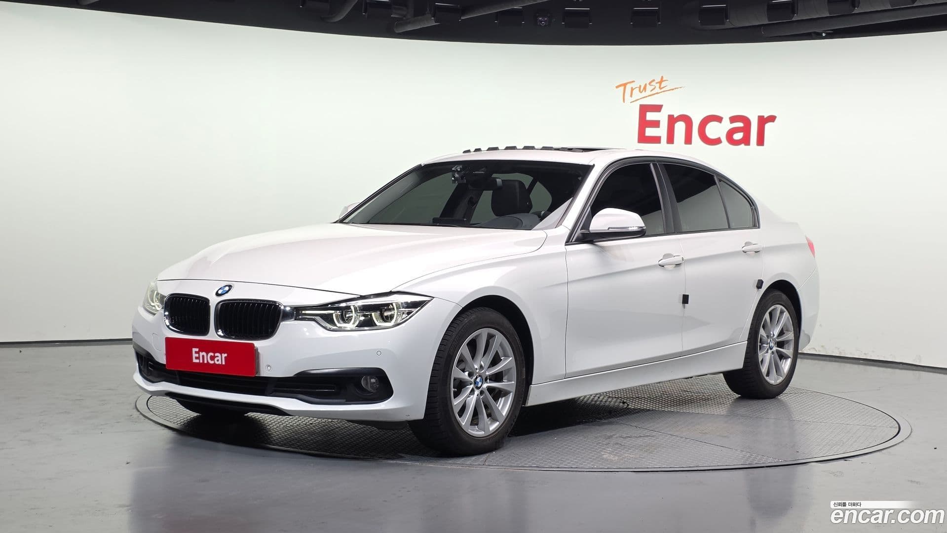 Main__Slider__Photo:3-Series BMW 2016.9-0