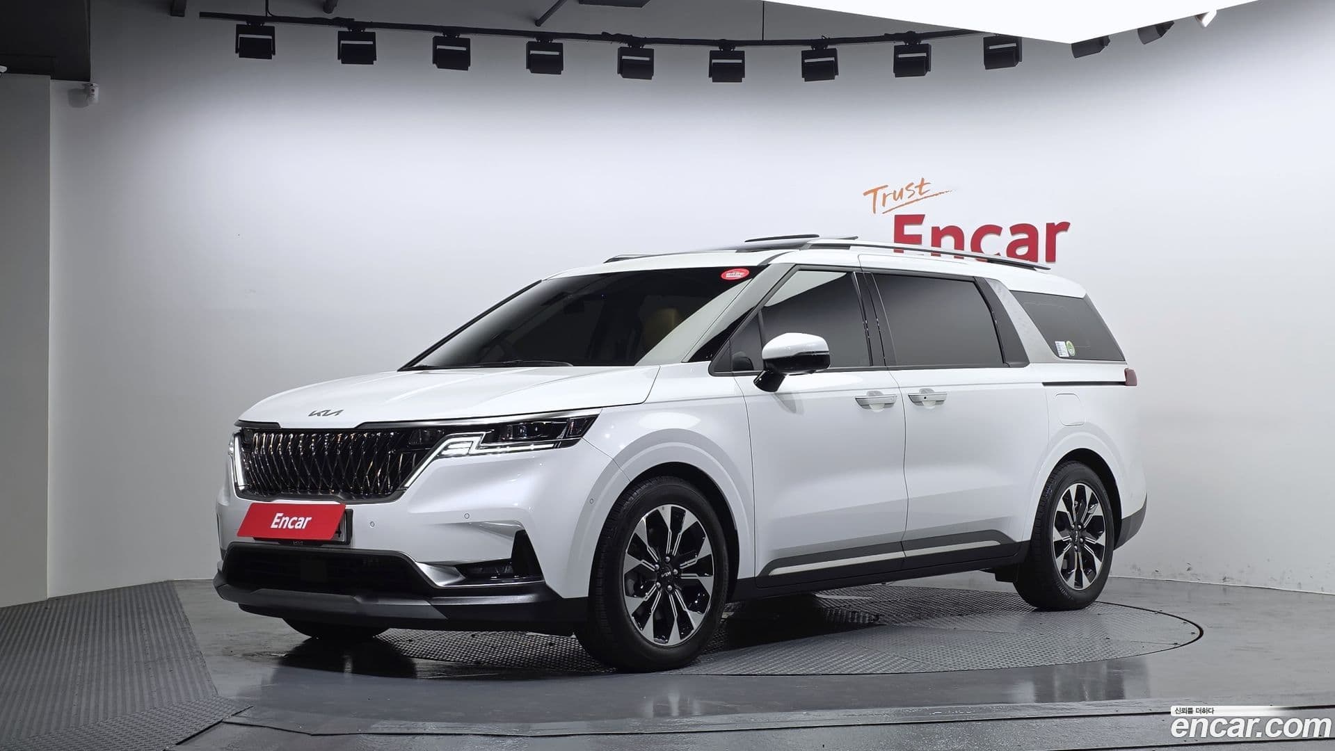 Main__Slider__Photo:Canival Kia 2021.8-0