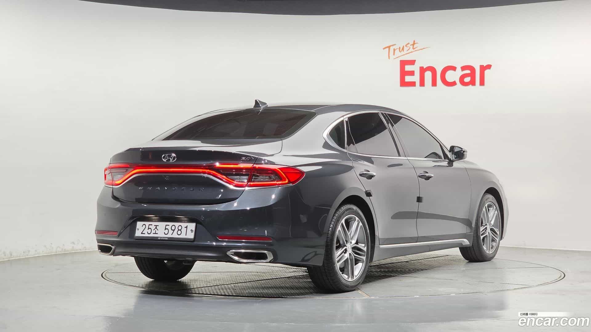 Grandeur Hyundai 2018.11-OUTER-002