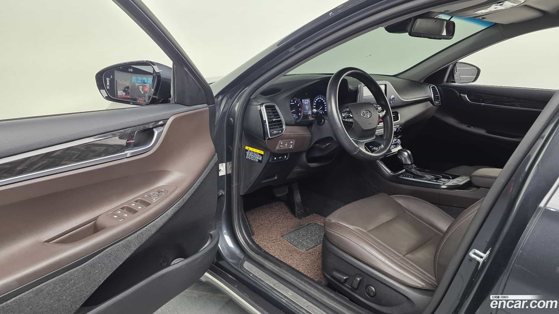 Grandeur Hyundai 2018.11-INNER-010