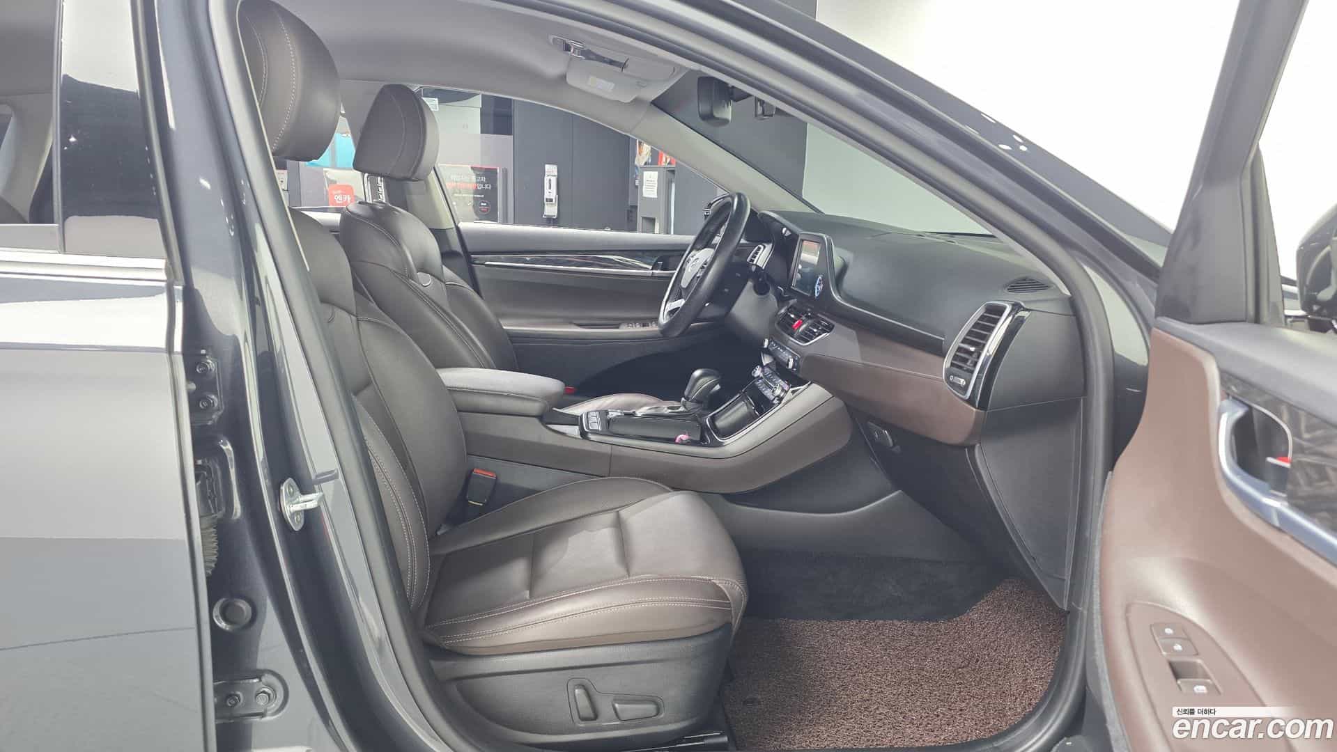 Grandeur Hyundai 2018.11-OPTION-015
