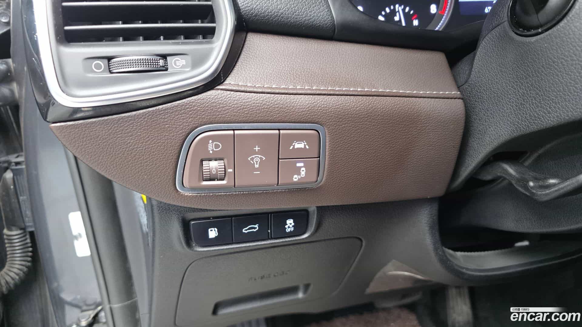 Grandeur Hyundai 2018.11-OPTION-022