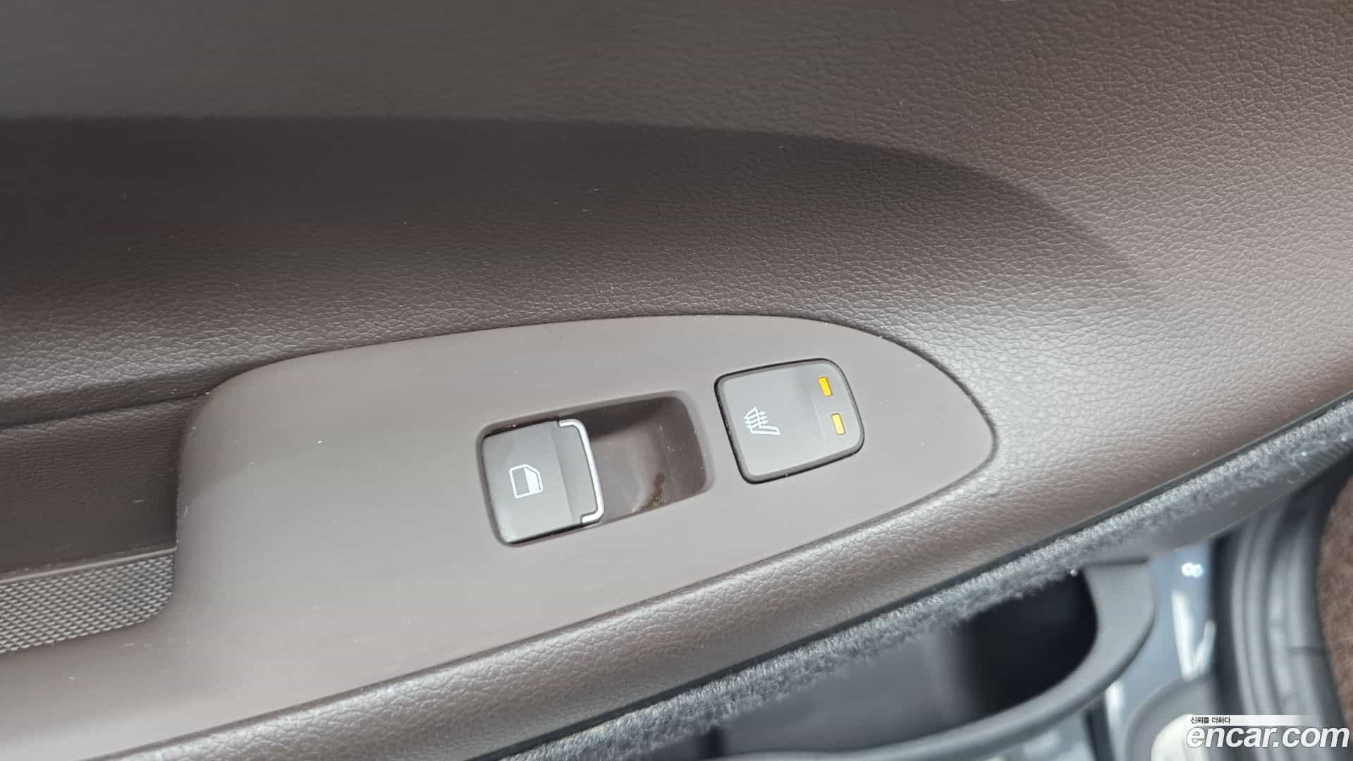 Grandeur Hyundai 2018.11-OPTION-023