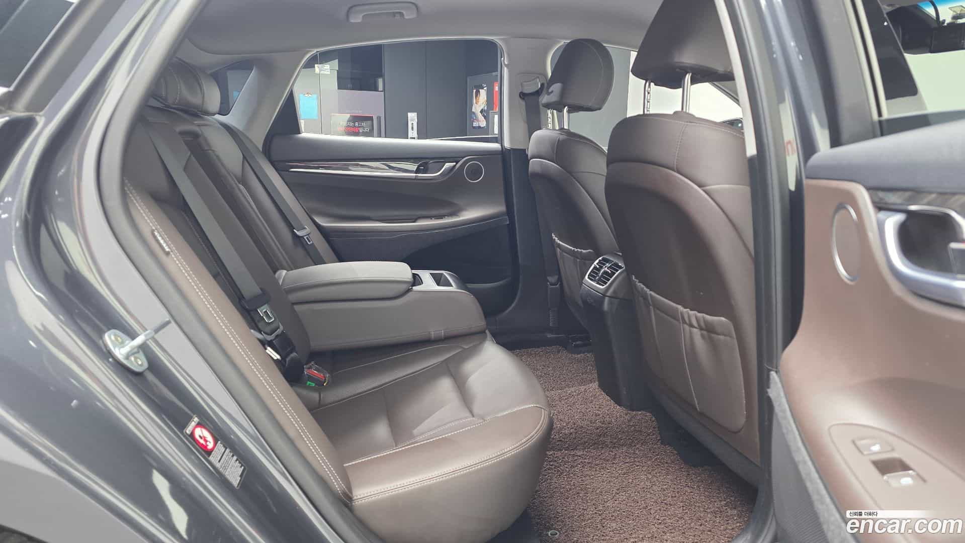 Grandeur Hyundai 2018.11-INNER-036