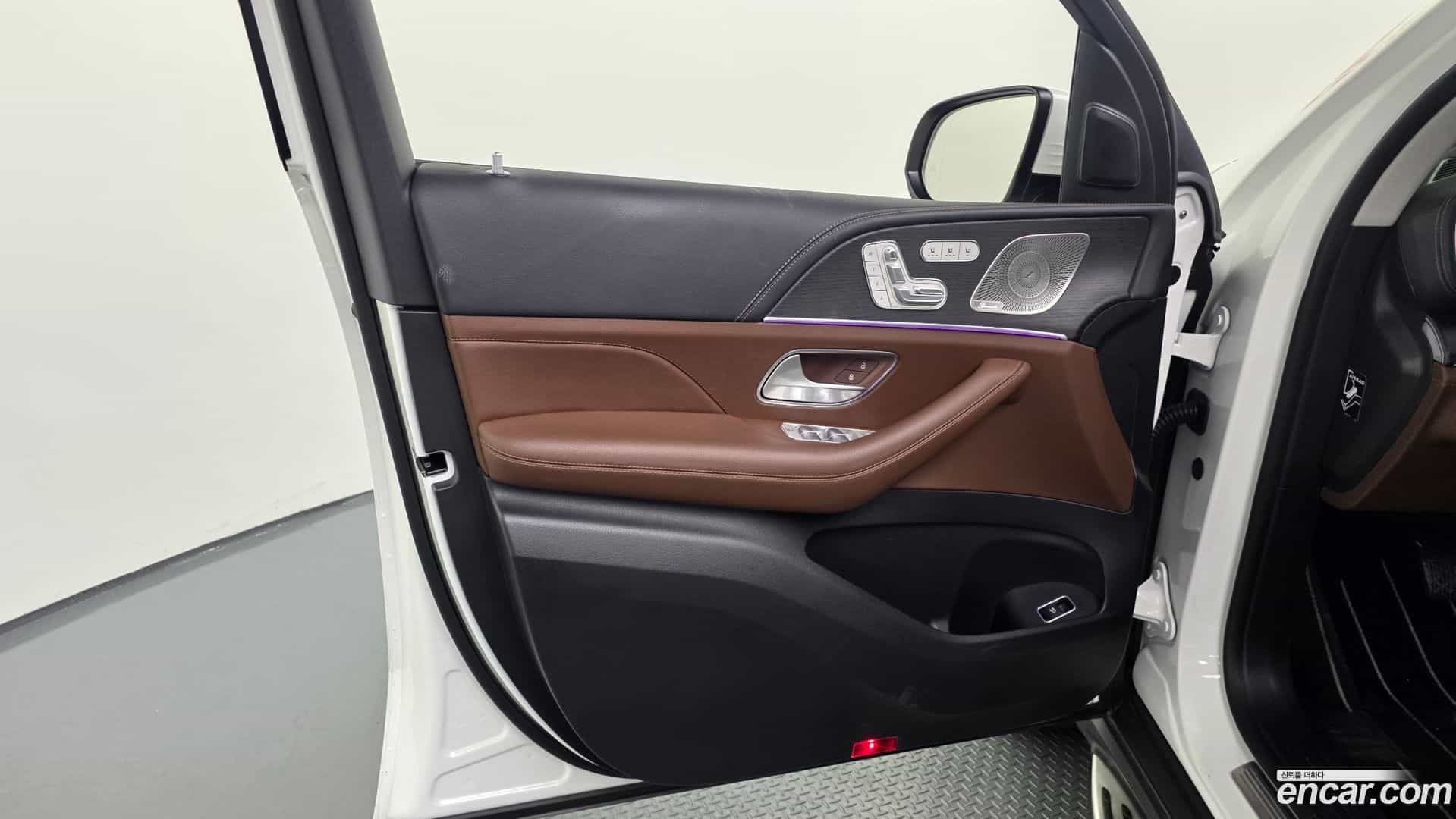 GLE-Class Mercedes-Benz 2024.0-INNER-034