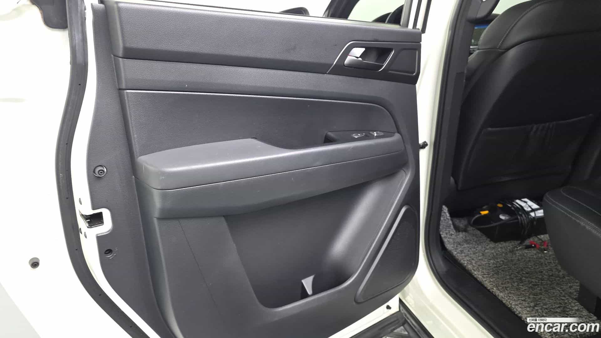 Rexton KG Mobility 2022.1-INNER-035