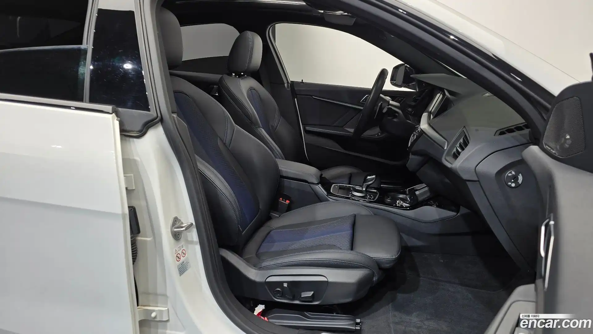 2-Series BMW 2023.3-INNER-036