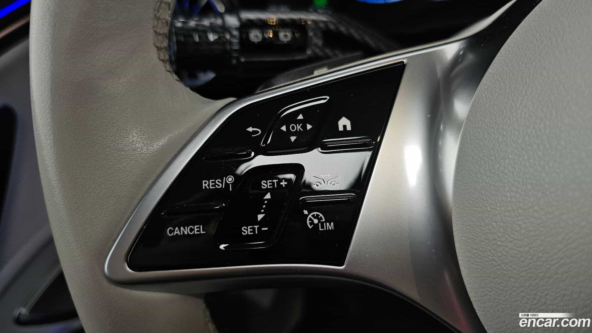 EQE Mercedes-Benz 2023.6-OPTION-048