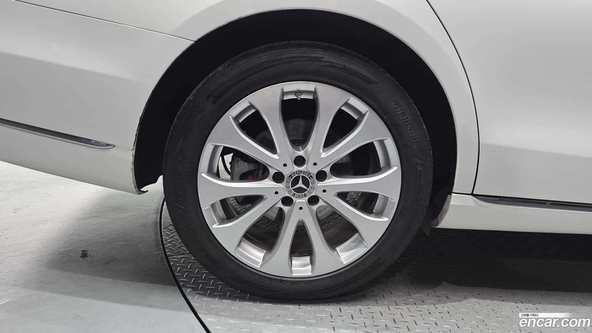 E-Class Mercedes-Benz 2019.2-OUTER-005