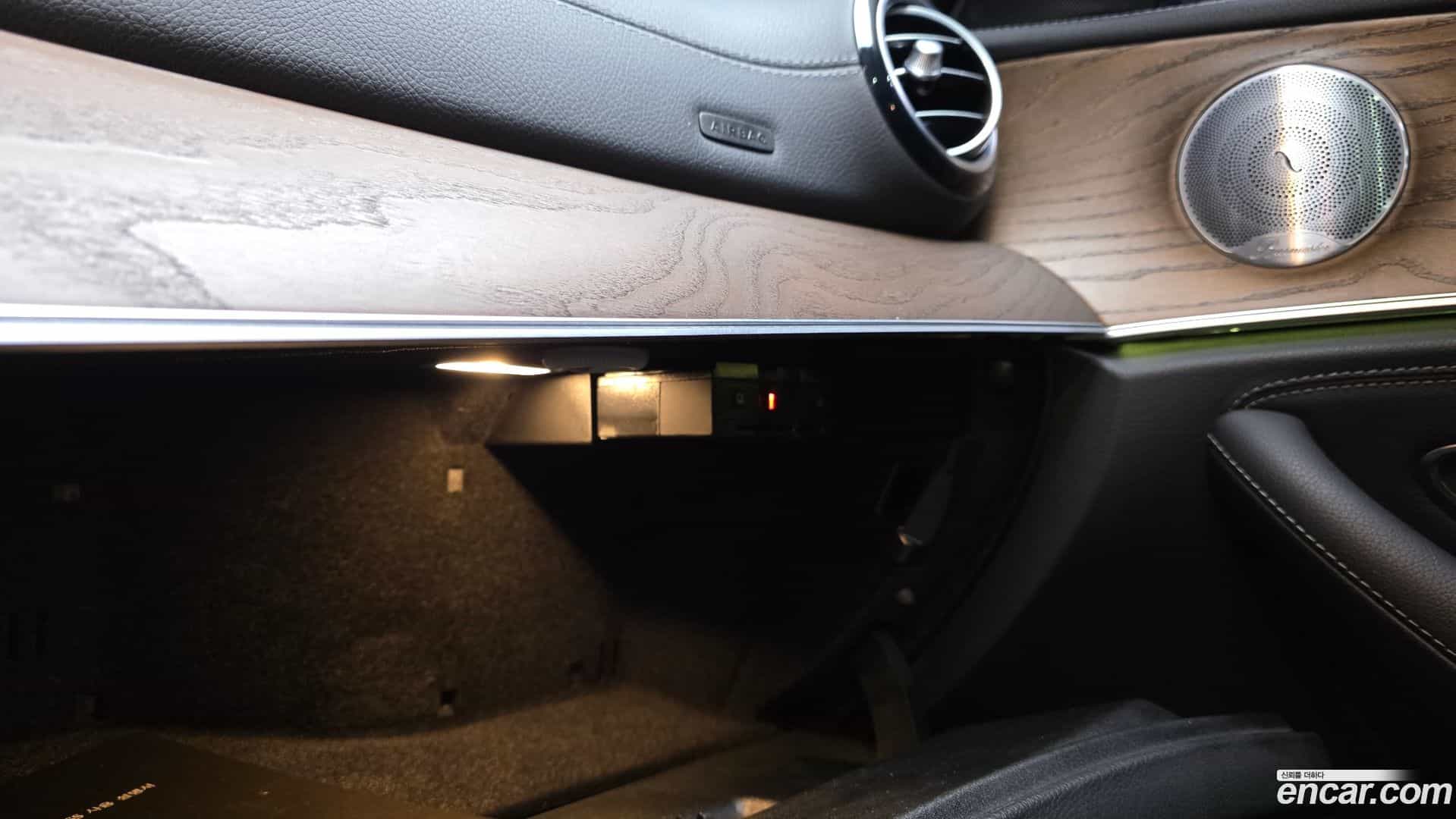 E-Class Mercedes-Benz 2019.2-OPTION-048