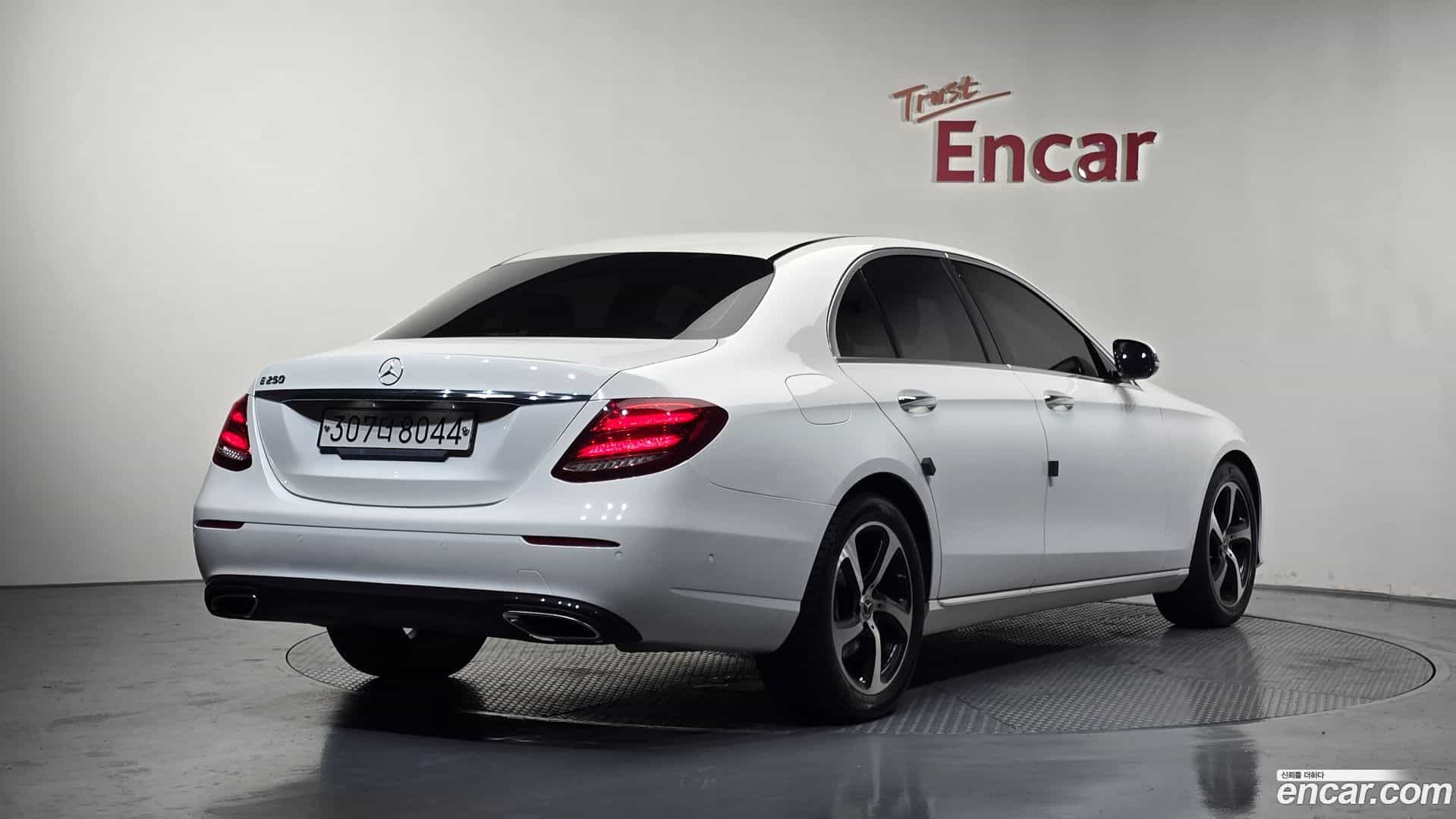 E-Class Mercedes-Benz 2019.11-OUTER-002