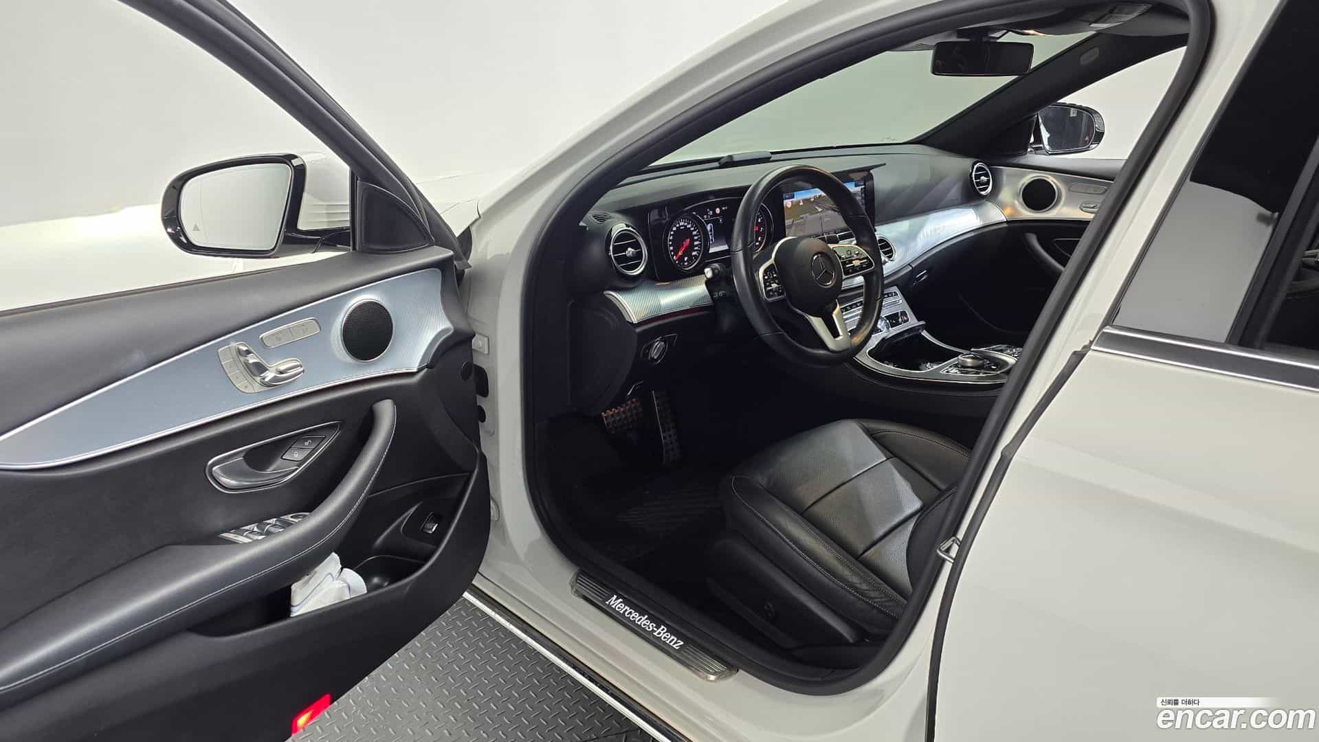 E-Class Mercedes-Benz 2019.11-INNER-010