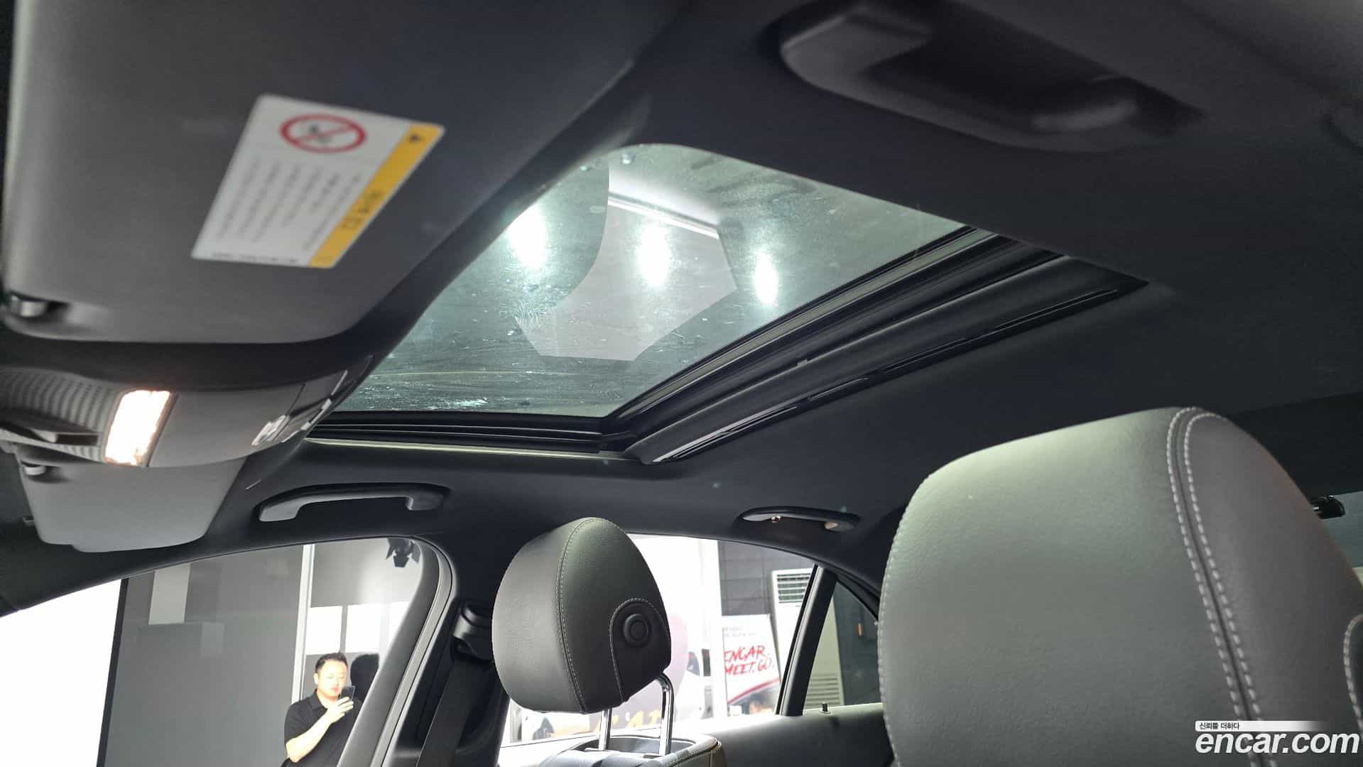E-Class Mercedes-Benz 2019.11-OPTION-021