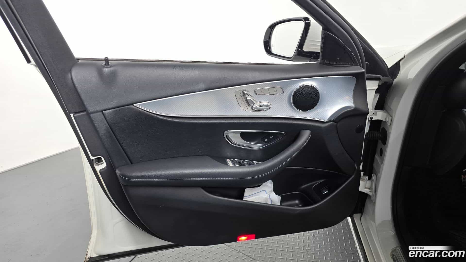 E-Class Mercedes-Benz 2019.11-INNER-034