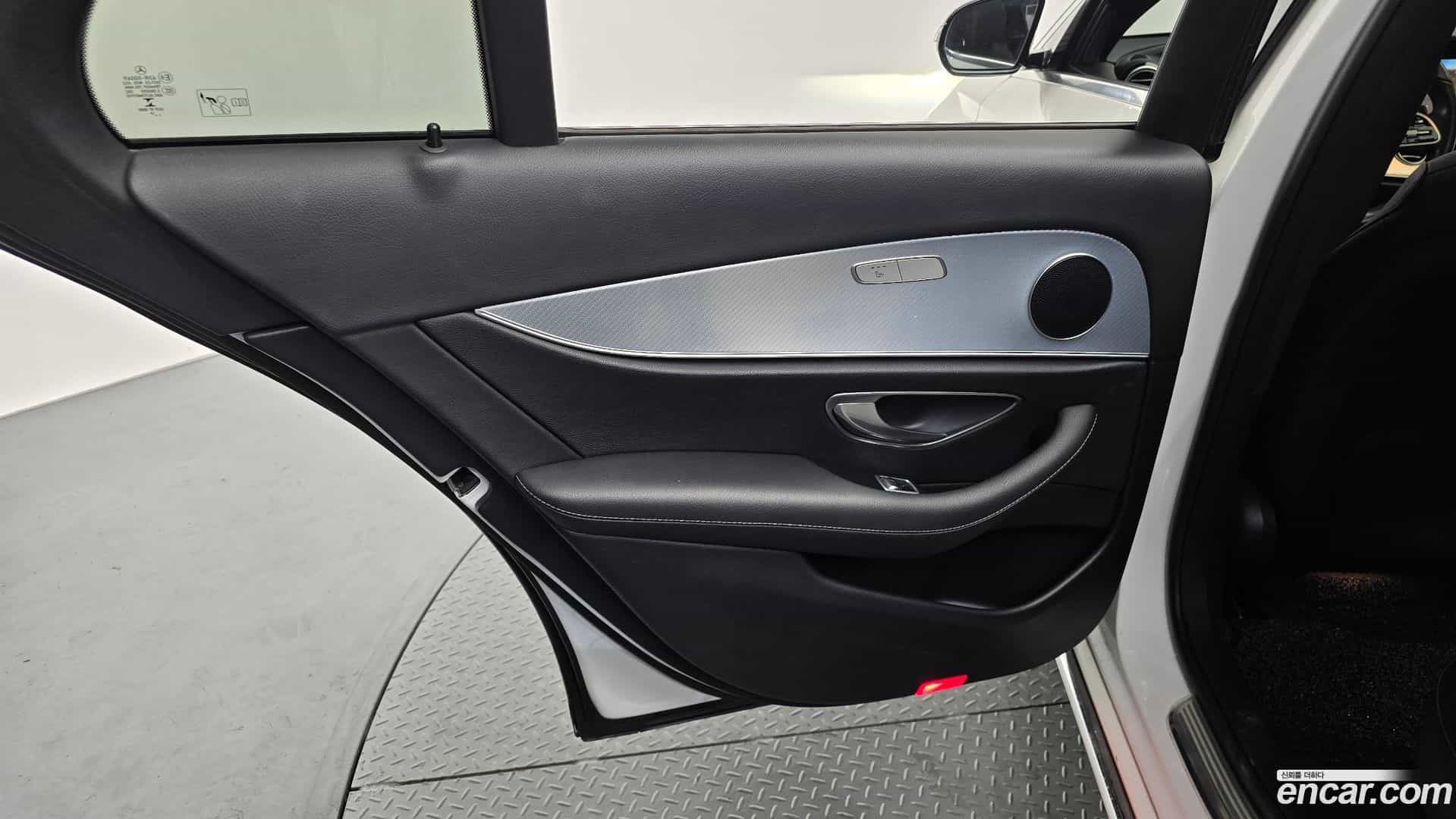 E-Class Mercedes-Benz 2019.11-INNER-035