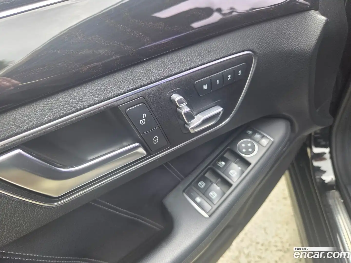 E-Class Mercedes-Benz 2015.6-OPTION-015