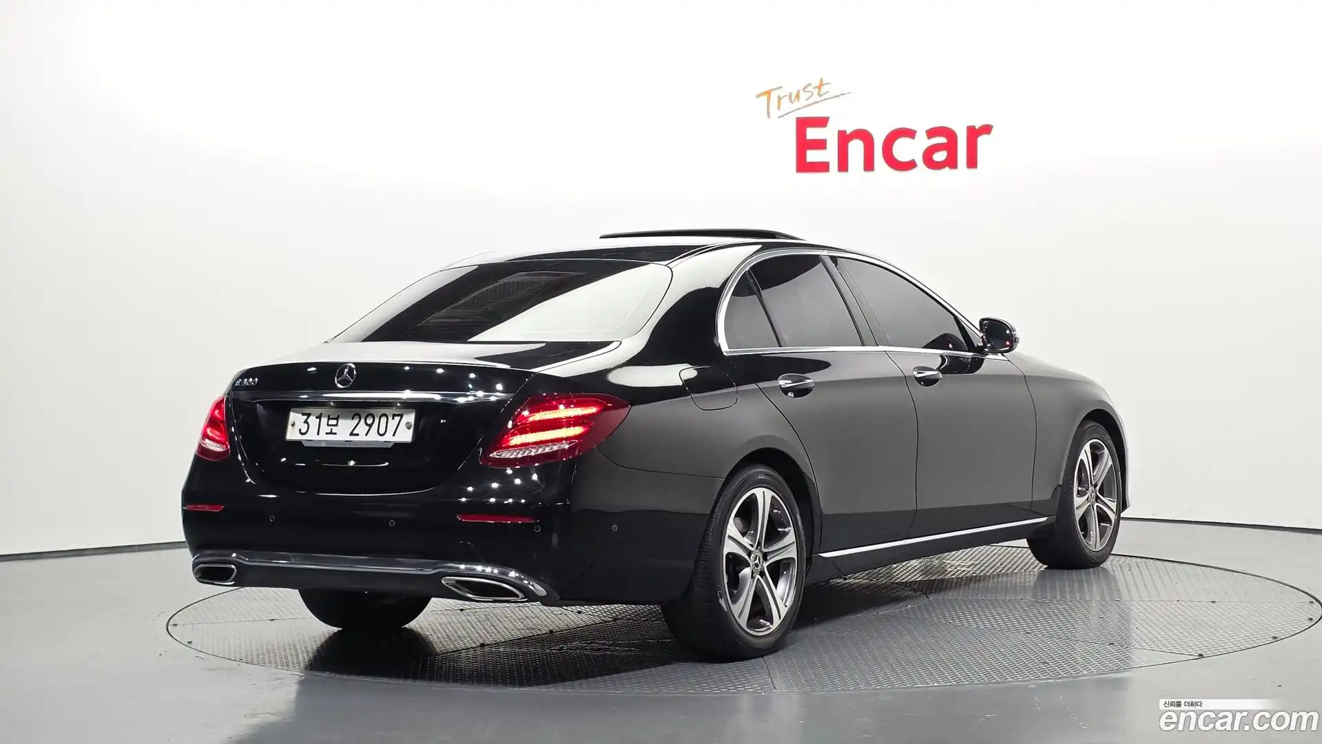 E-Class Mercedes-Benz 2018.9-OUTER-002