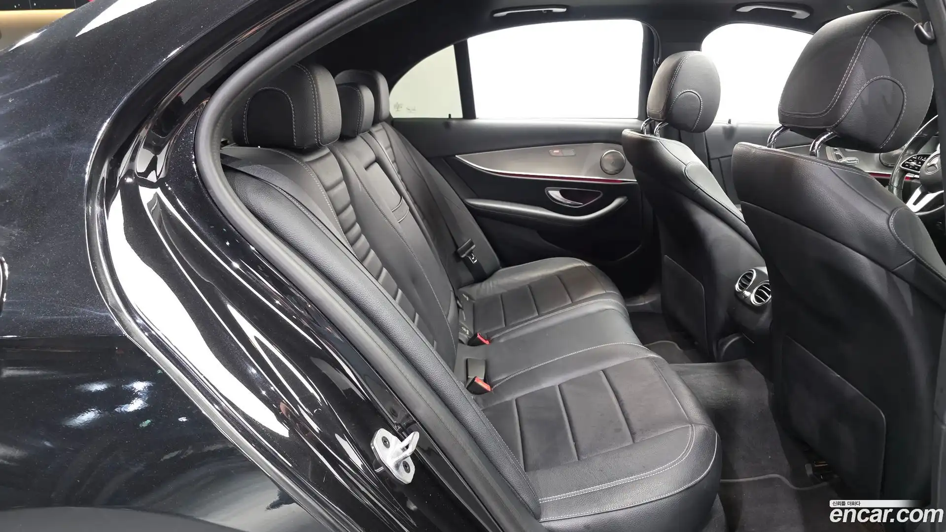 E-Class Mercedes-Benz 2018.9-OPTION-016
