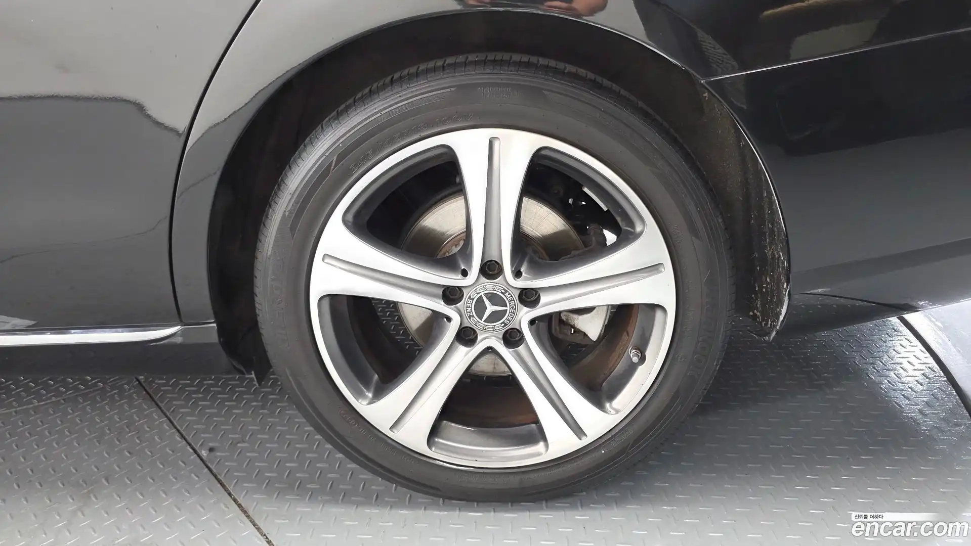 E-Class Mercedes-Benz 2018.9-OUTER-031