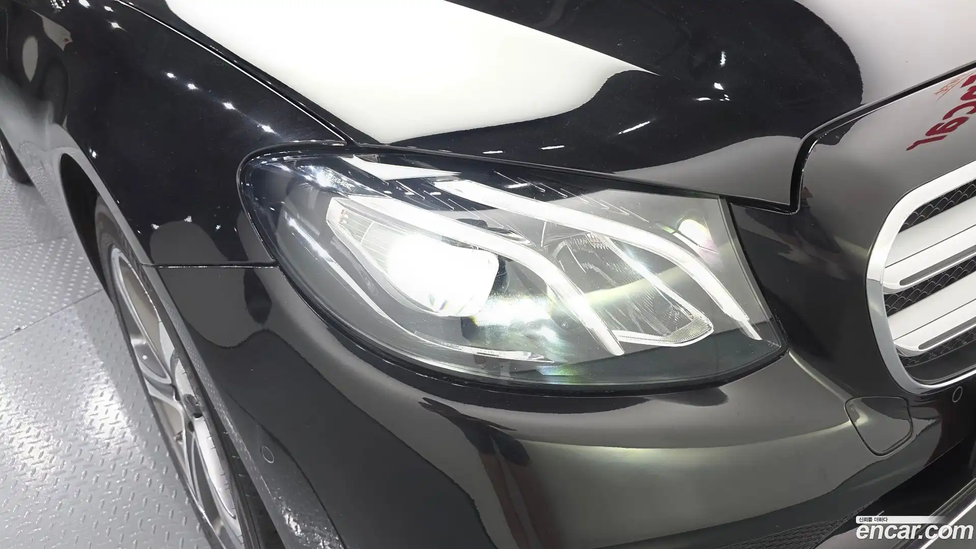 E-Class Mercedes-Benz 2018.9-OUTER-032