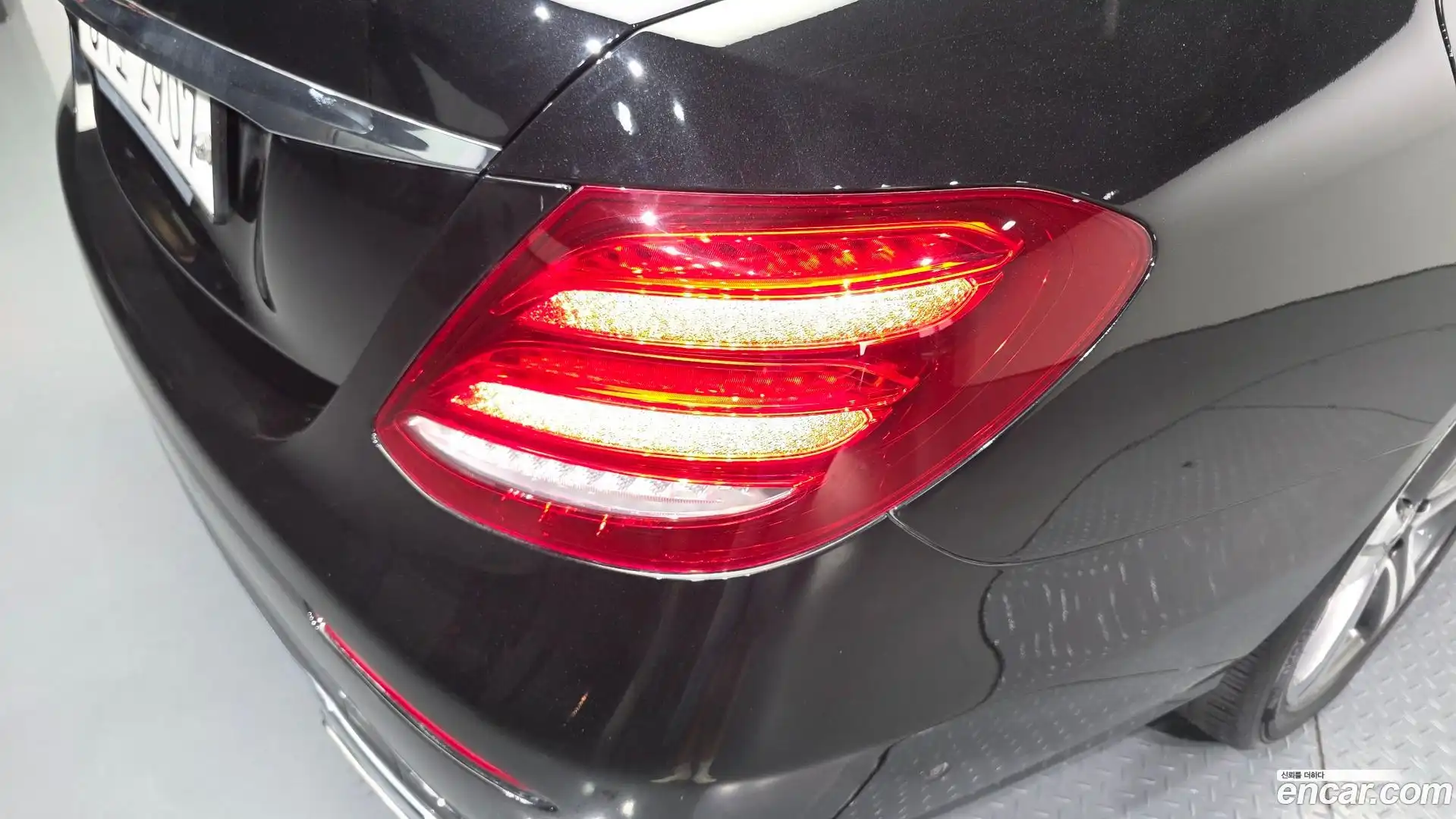 E-Class Mercedes-Benz 2018.9-OUTER-033