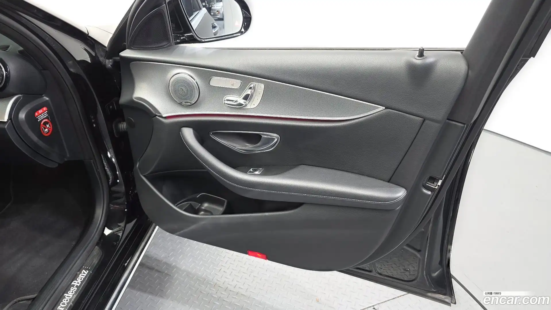 E-Class Mercedes-Benz 2018.9-INNER-034