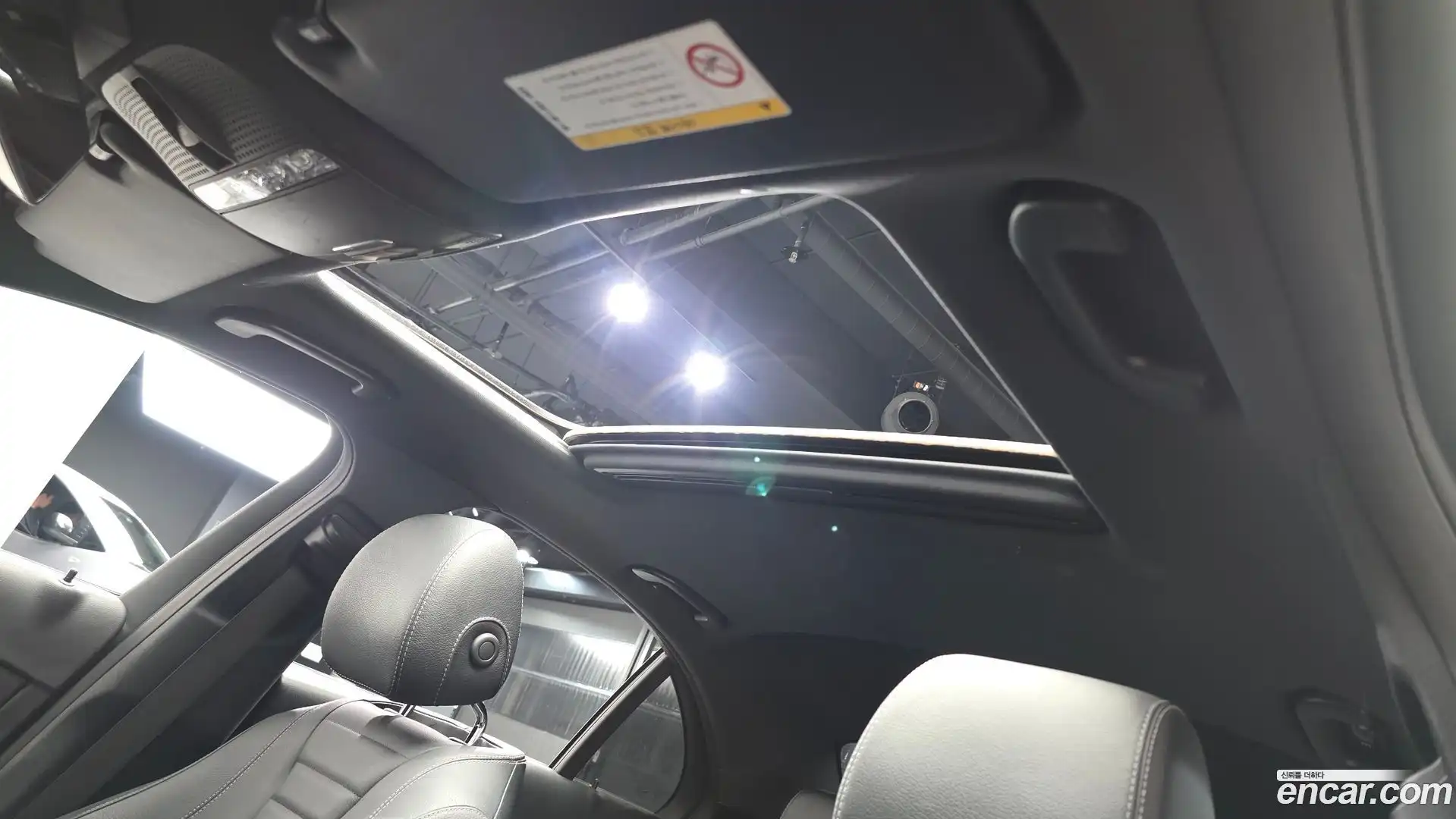 E-Class Mercedes-Benz 2018.9-OPTION-041
