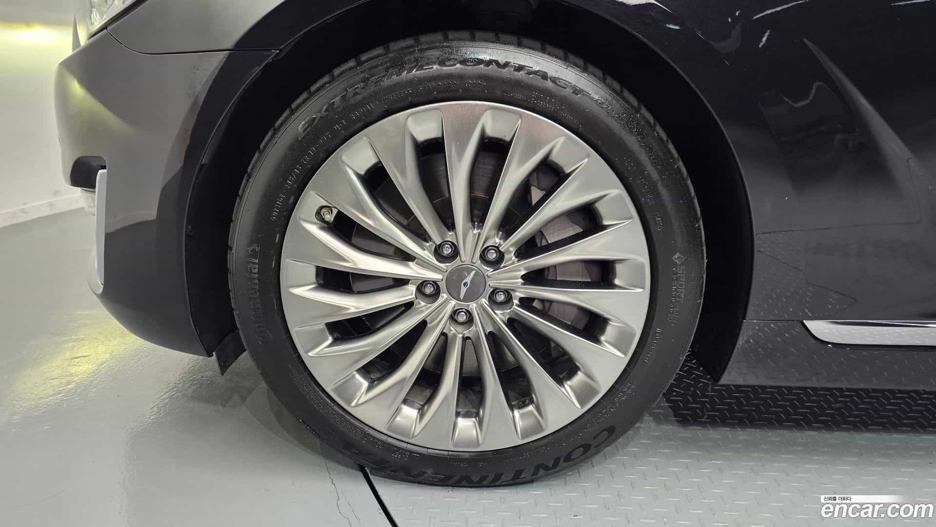 EQ900 Genesis 2017.5-OUTER-005