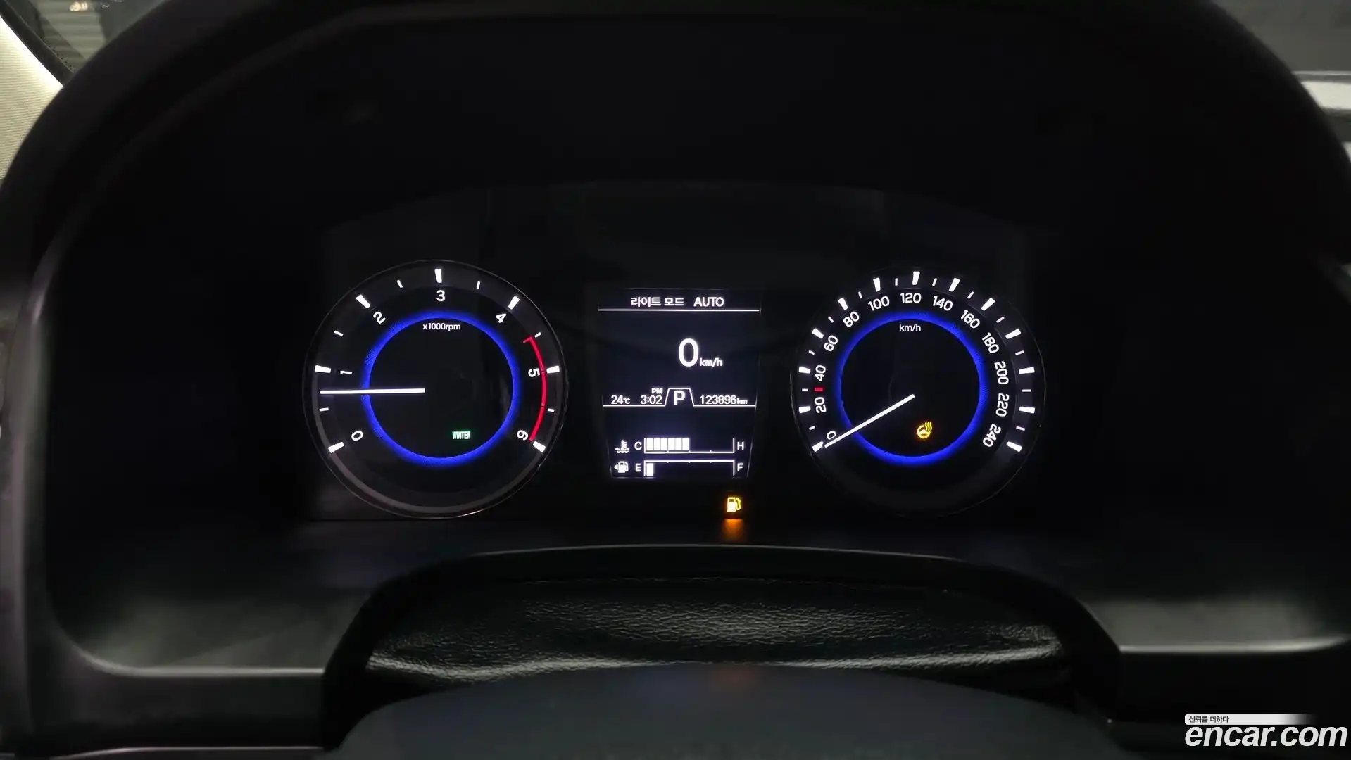 Rexton KG Mobility 2019.1-INNER-008