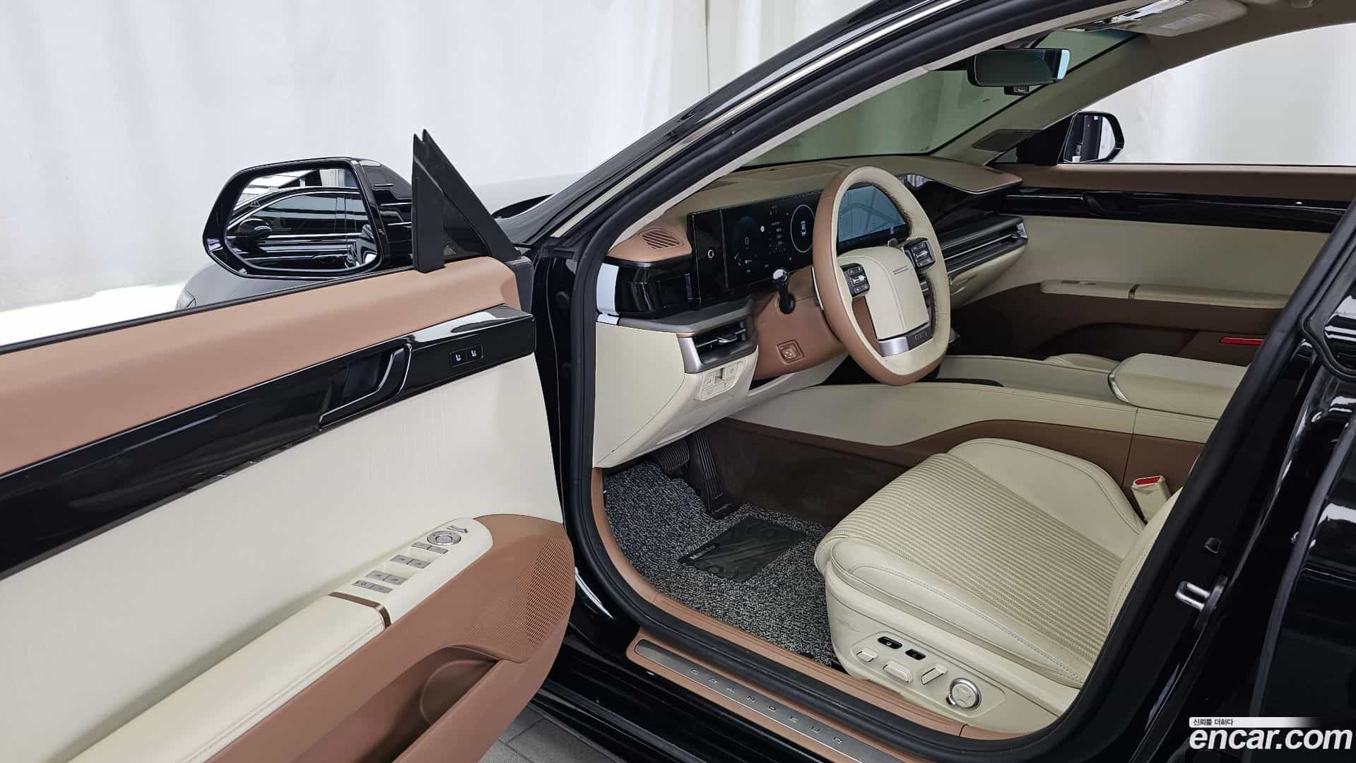 Grandeur Hyundai 2023.2-INNER-010