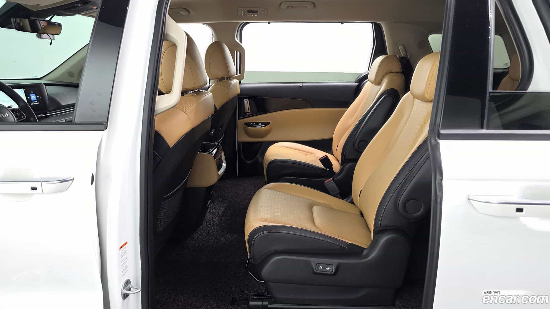 Canival Kia 2023.8-OPTION-016