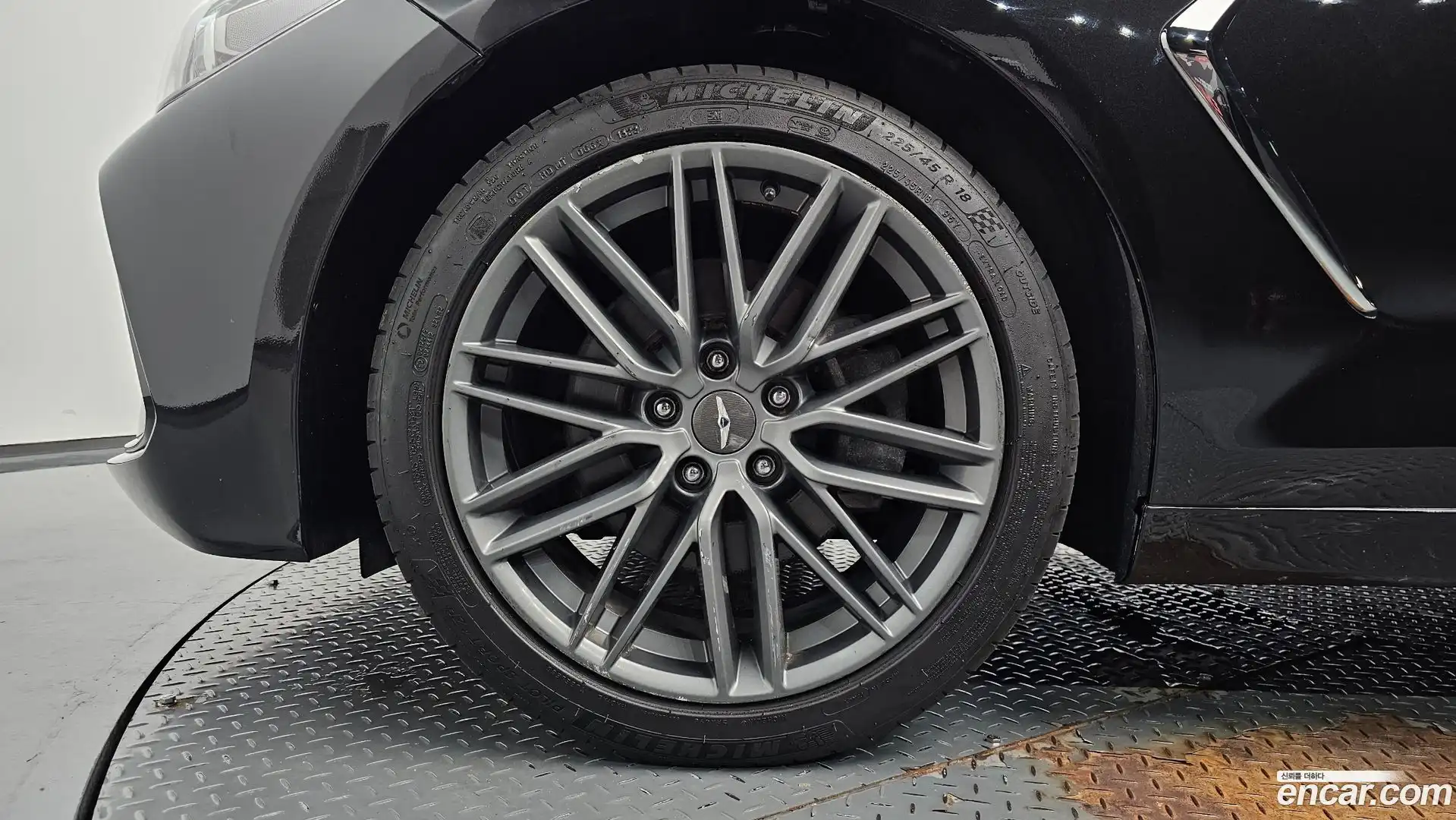 G70 Genesis 2018.1-OUTER-005