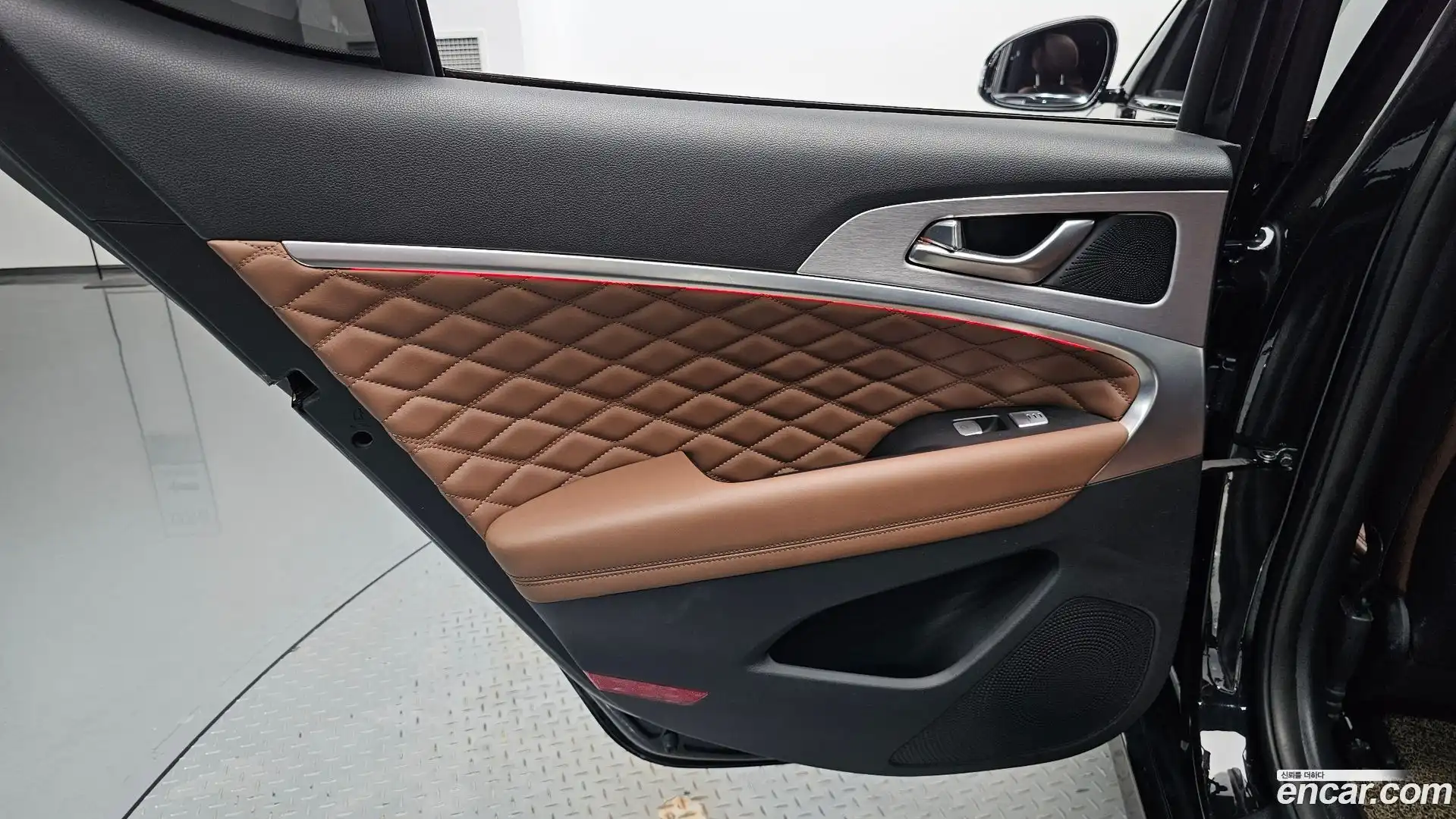 G70 Genesis 2018.1-INNER-035