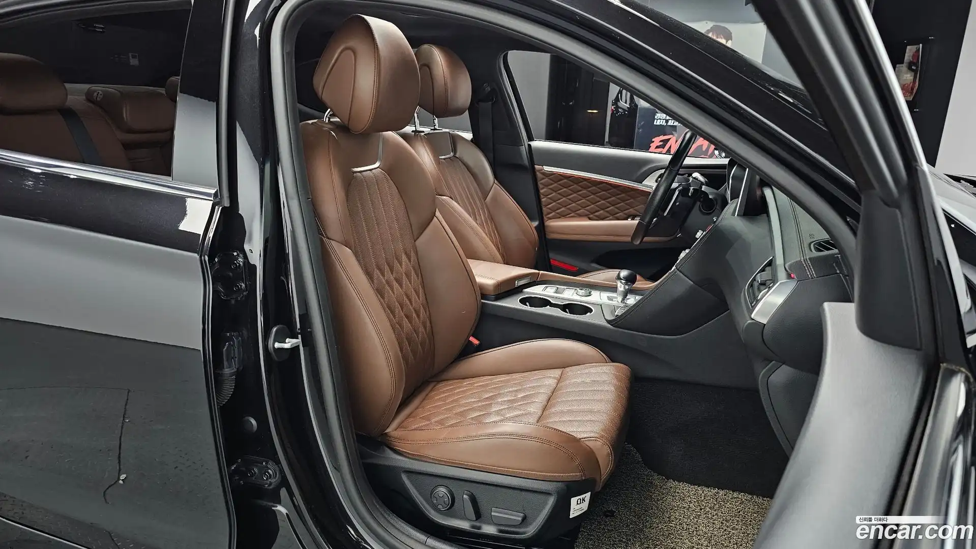G70 Genesis 2018.1-INNER-036