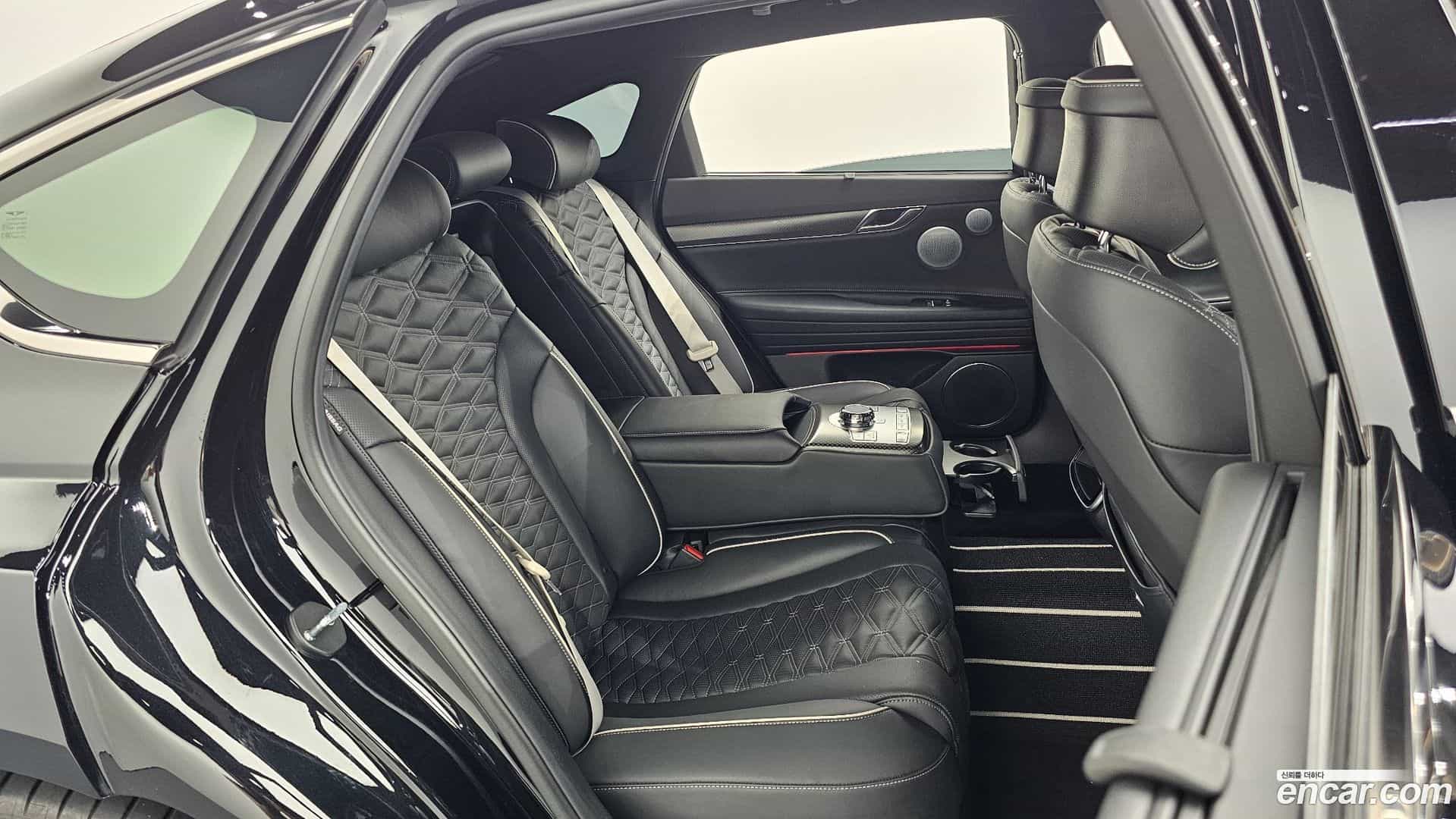 G80 Genesis 2025.1-INNER-036