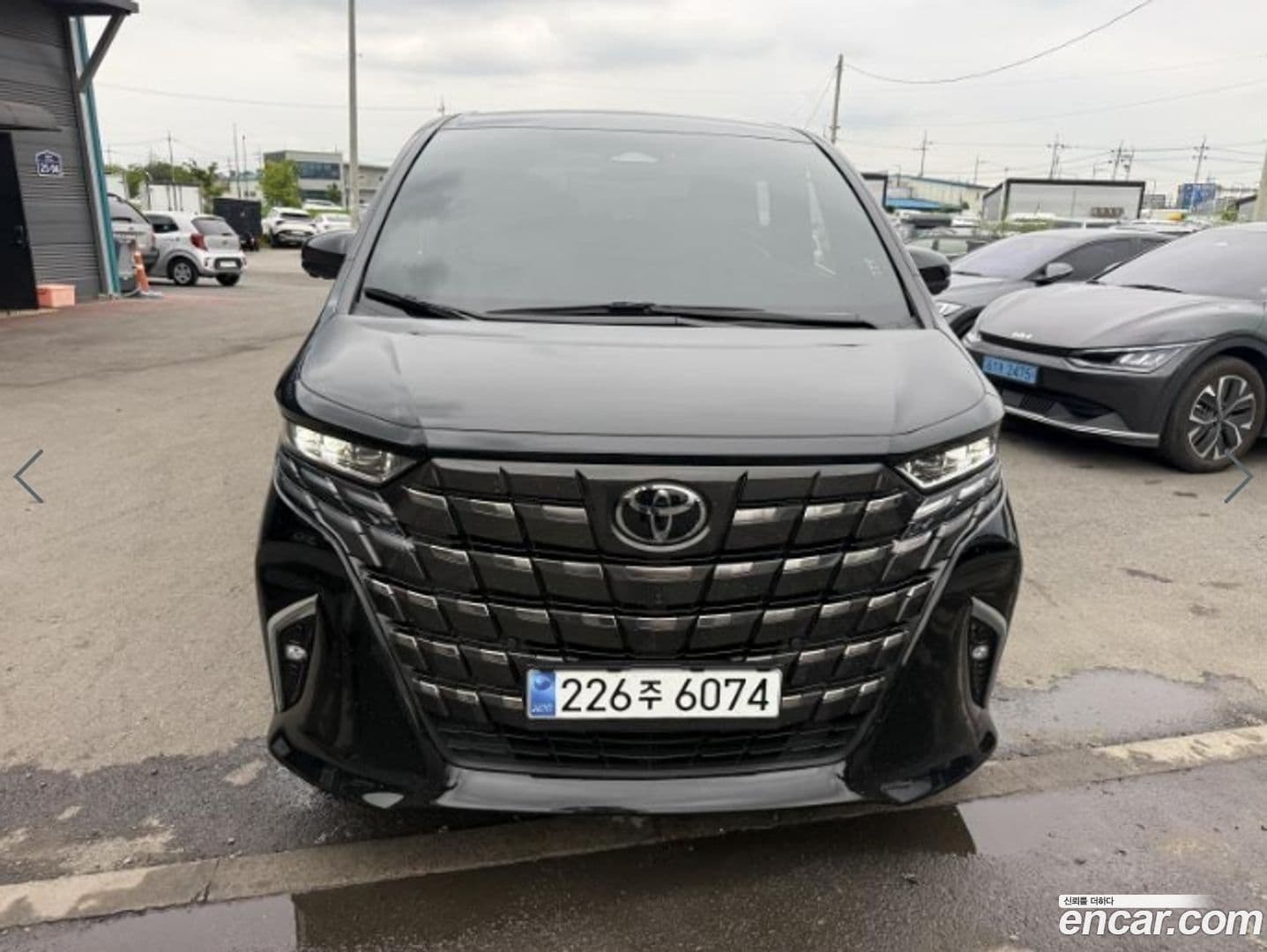 Main__Slider__Photo:Alphard Toyota 2024.1-0