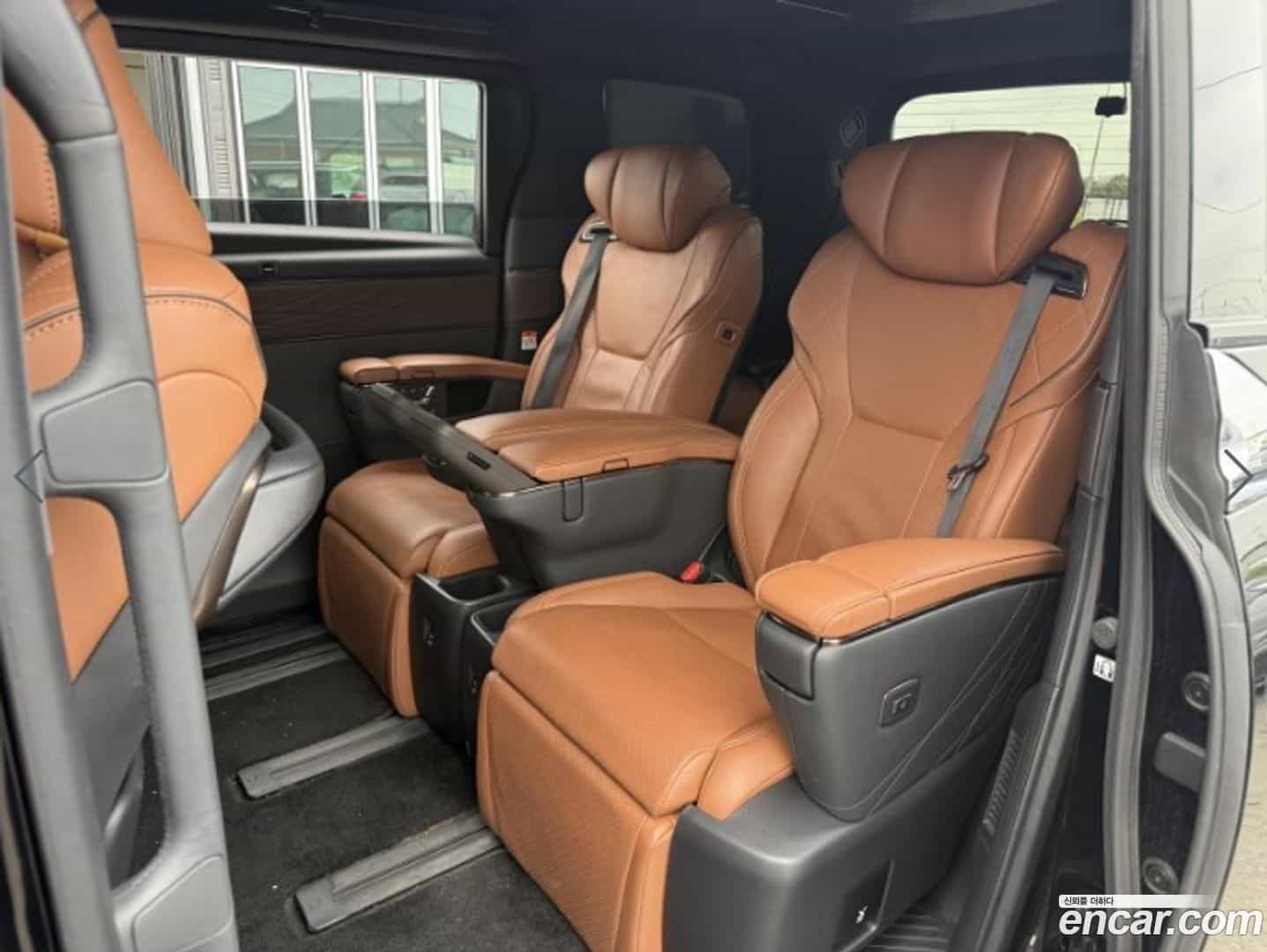 Alphard Toyota 2024.1-INNER-009