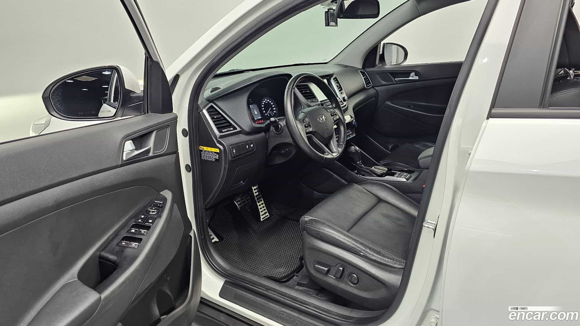 Tucson Hyundai 2017.5-INNER-010