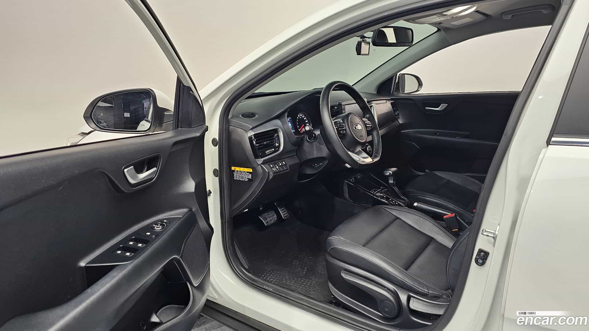 Stonic Kia 2020.11-INNER-010