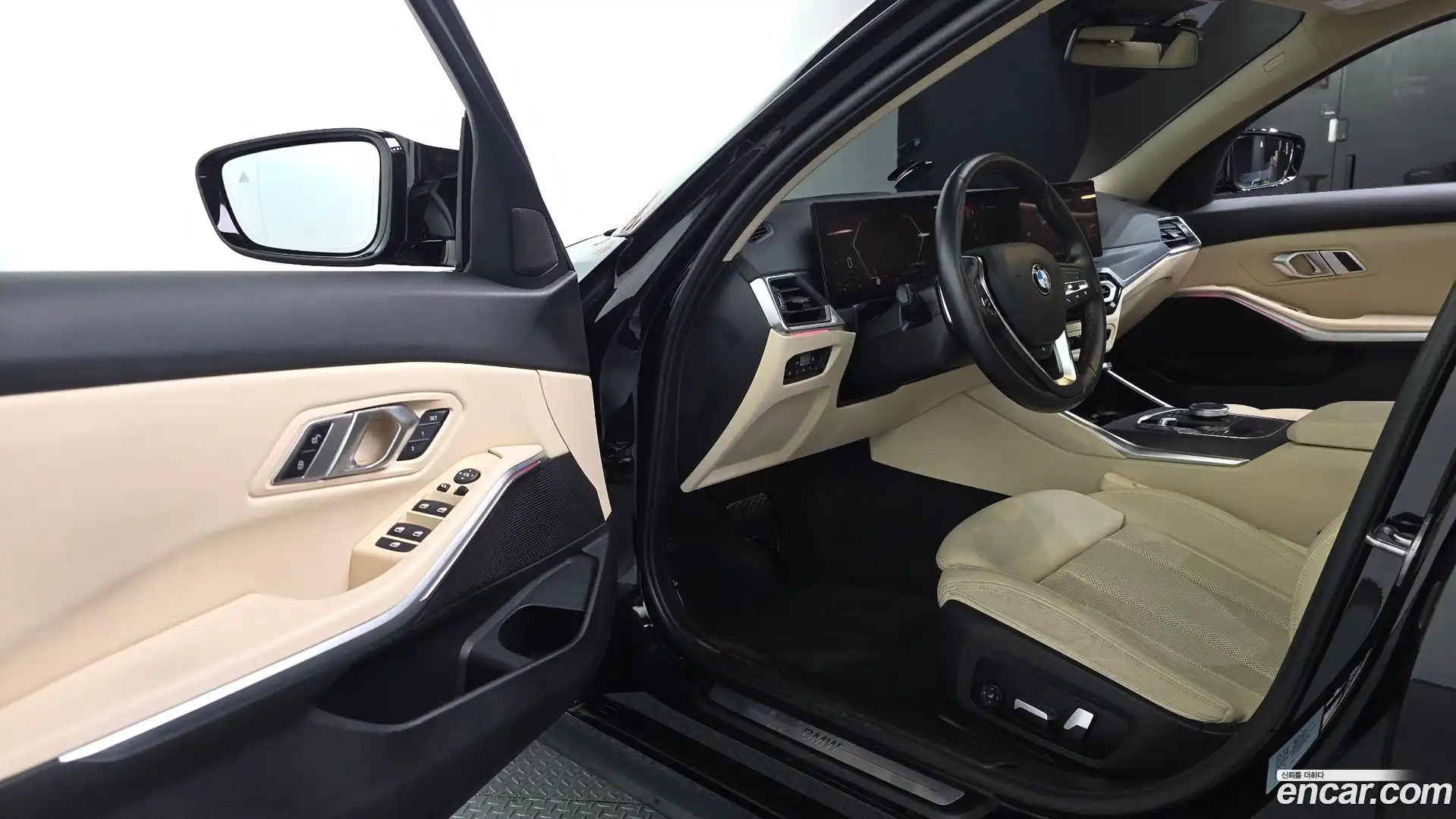 3-Series BMW 2023.0-INNER-010