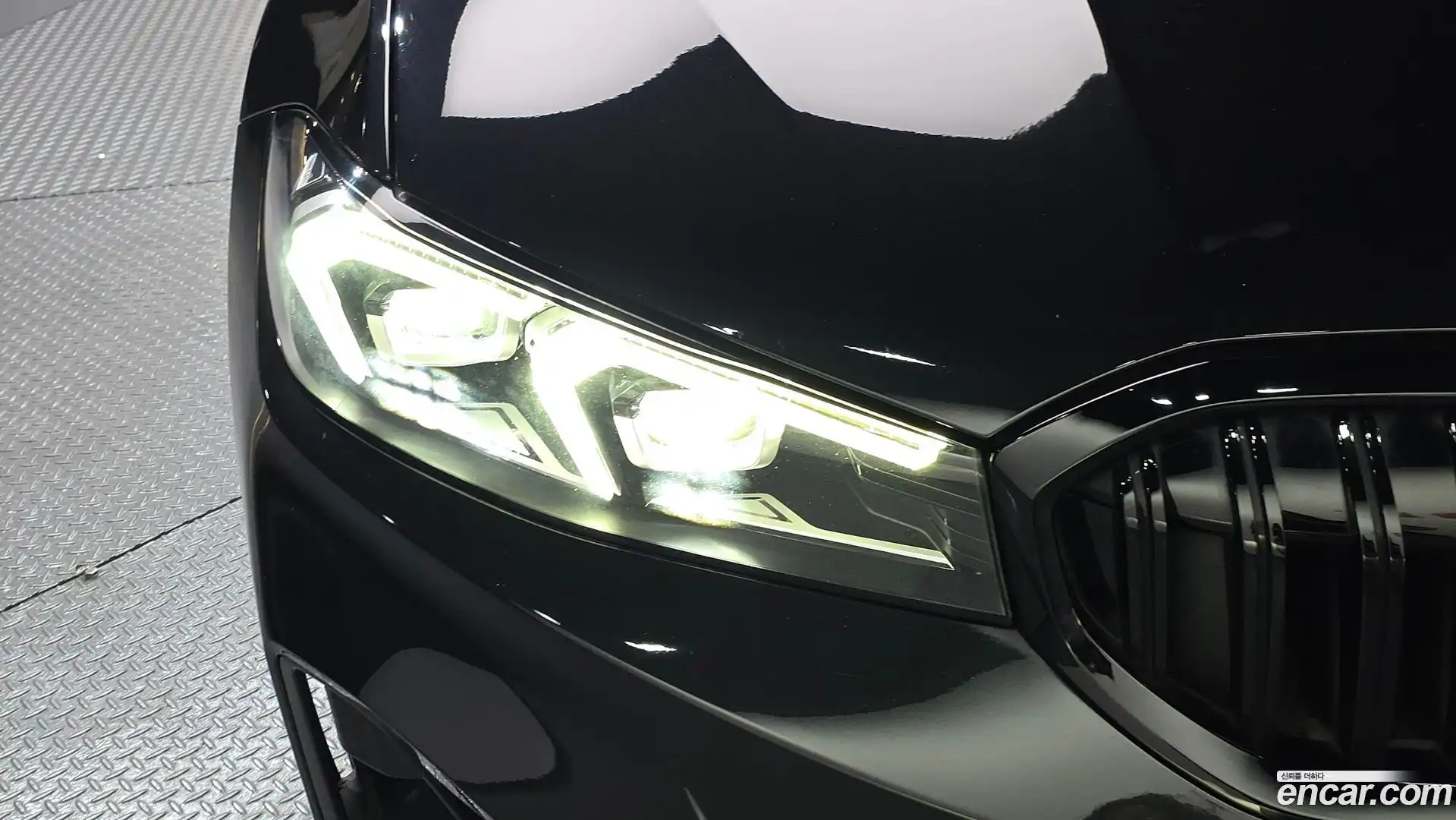 3-Series BMW 2023.0-OUTER-032