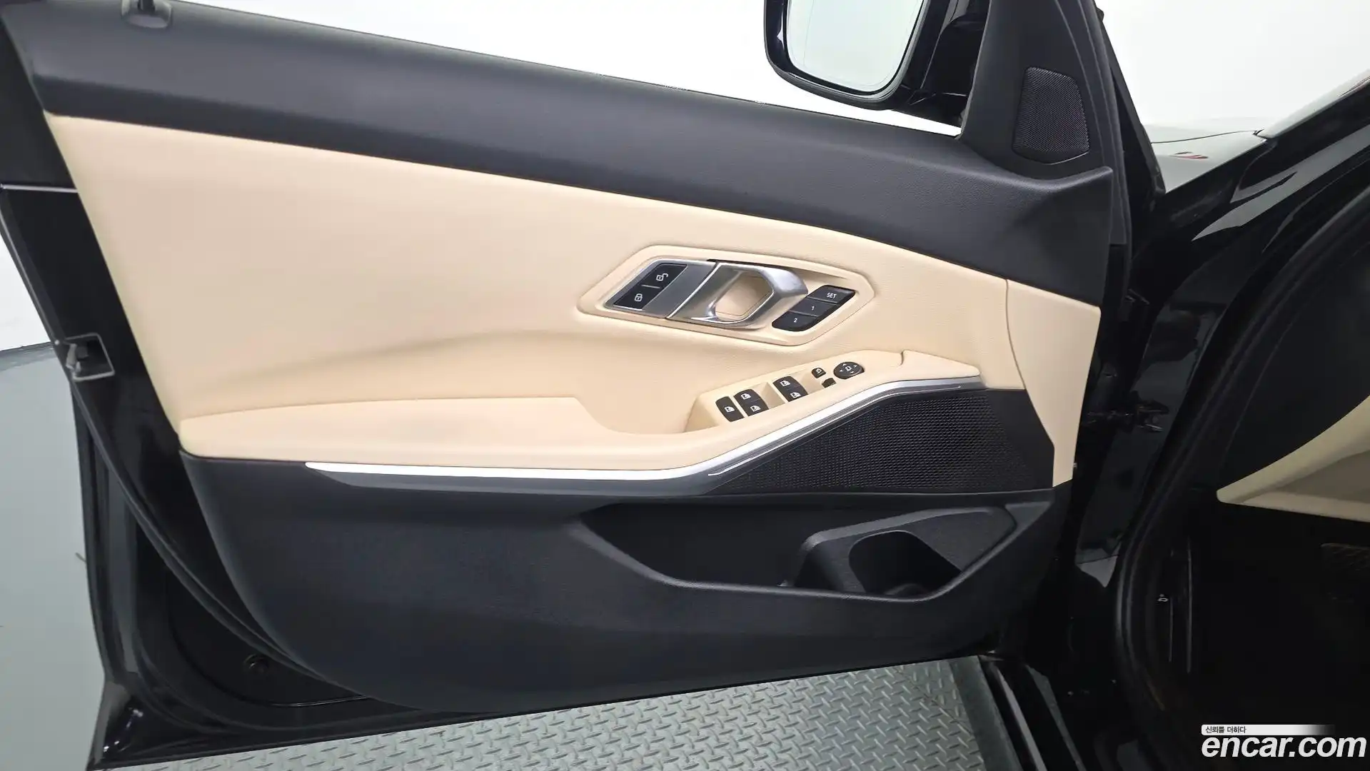 3-Series BMW 2023.0-INNER-034