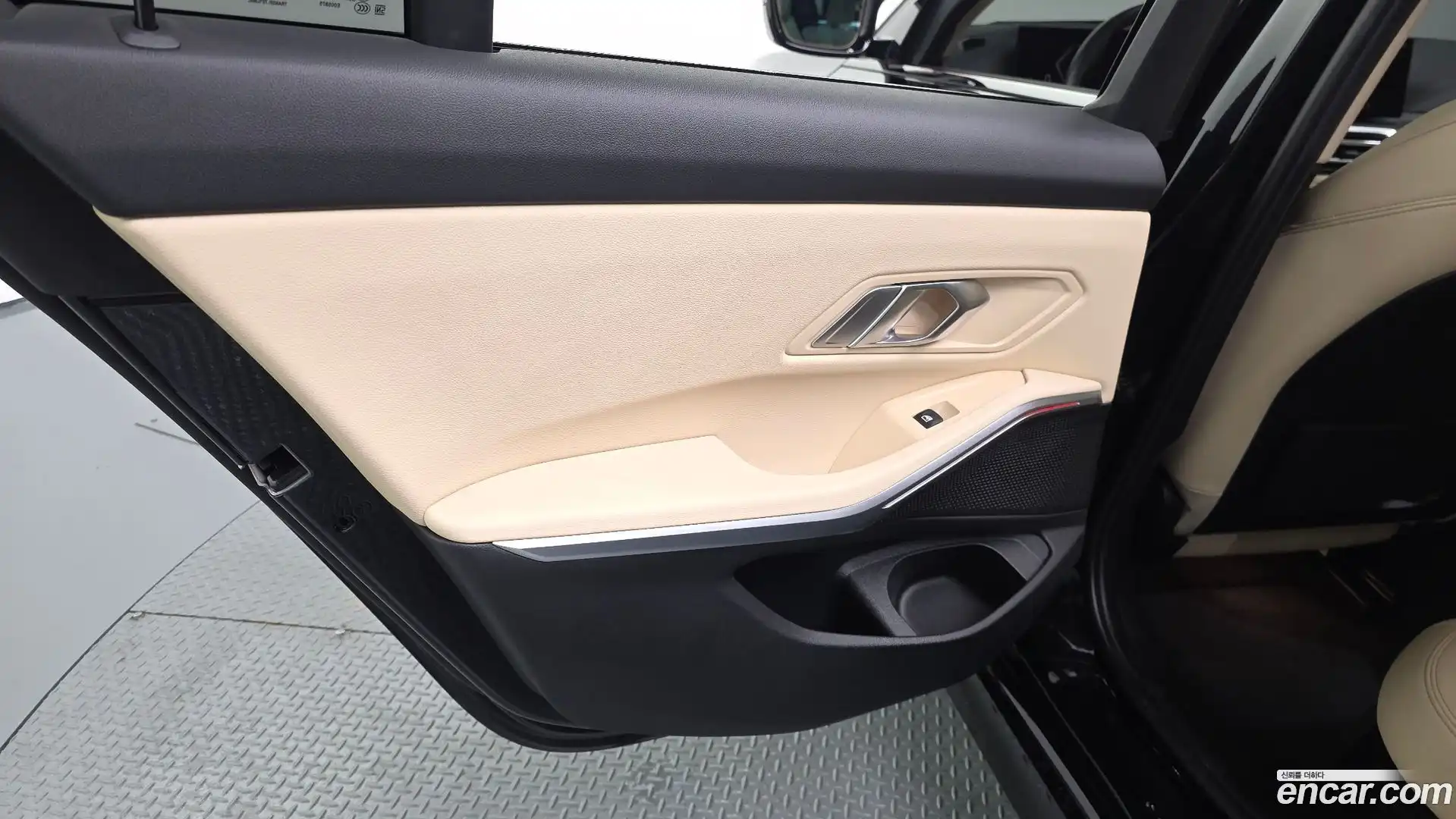 3-Series BMW 2023.0-INNER-035