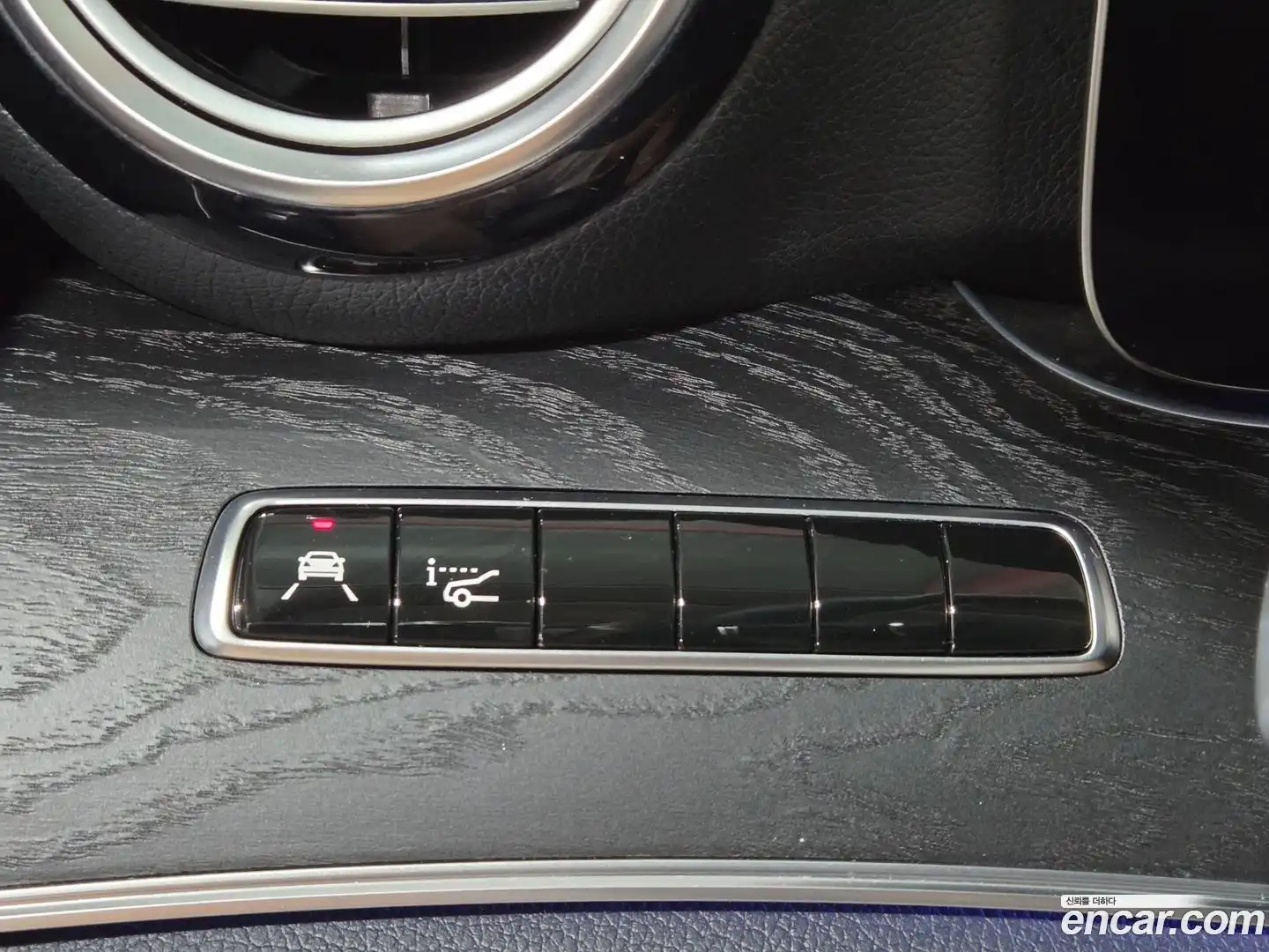 E-Class Mercedes-Benz 2018.9-OPTION-018